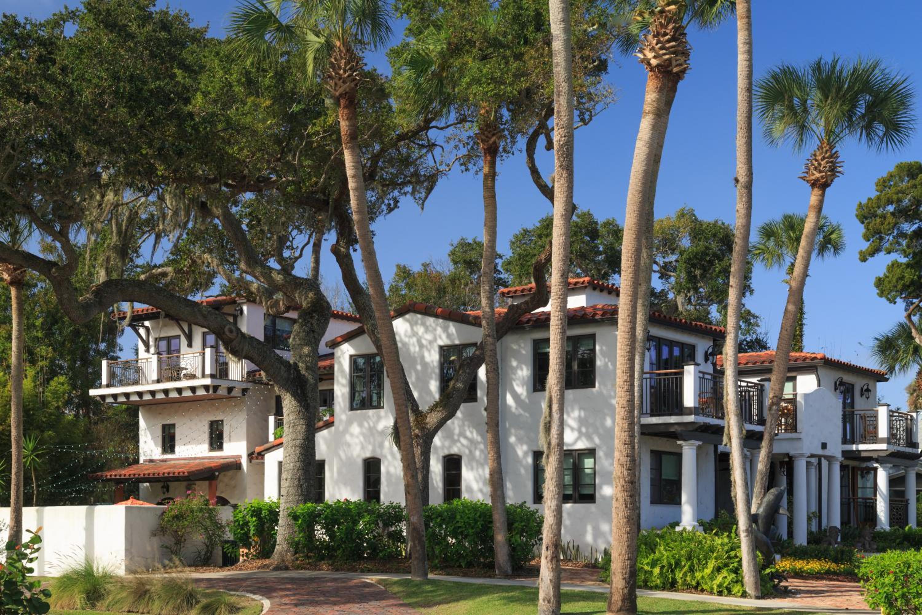Black Dolphin Inn