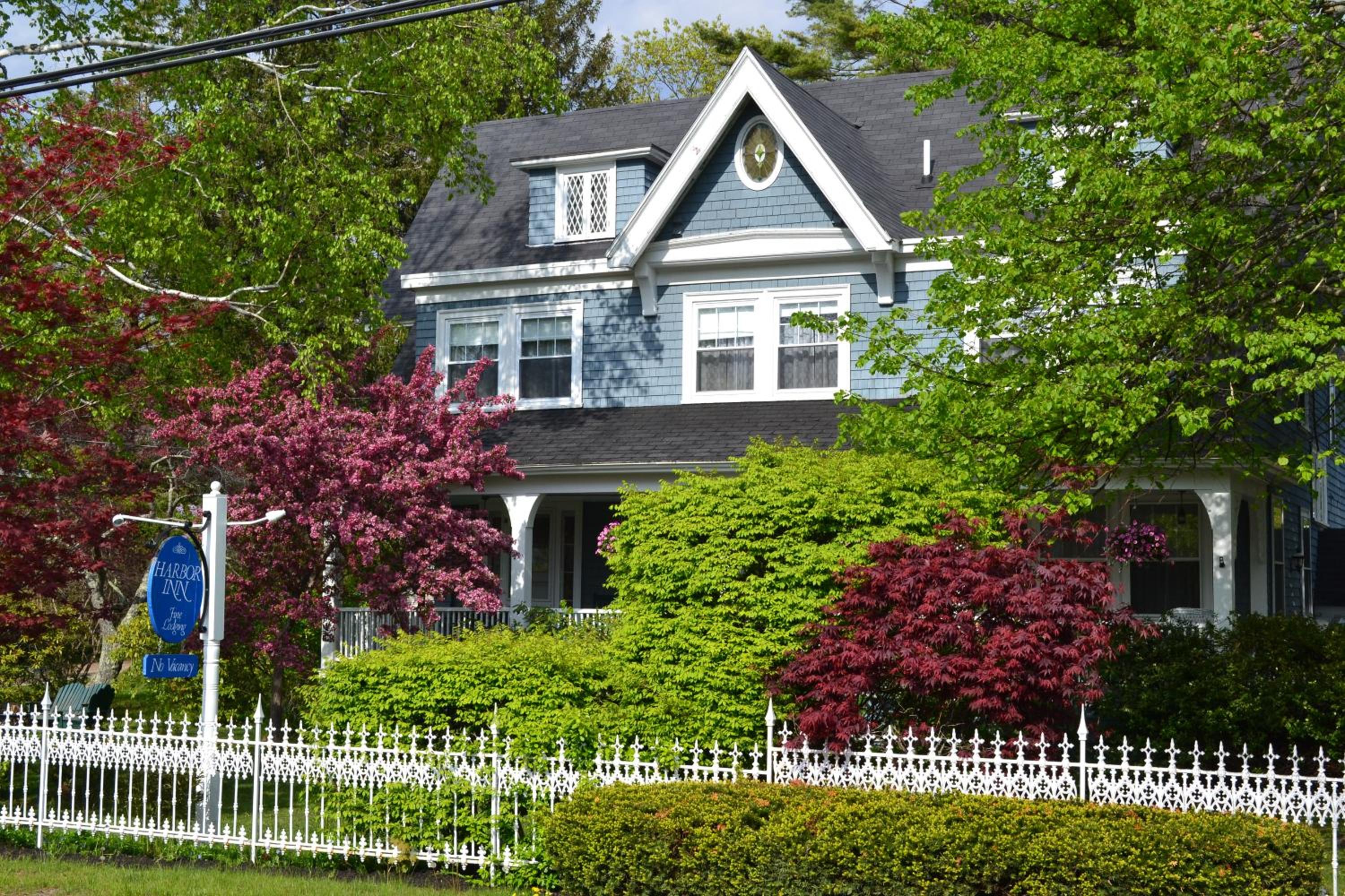The Harbor Inn