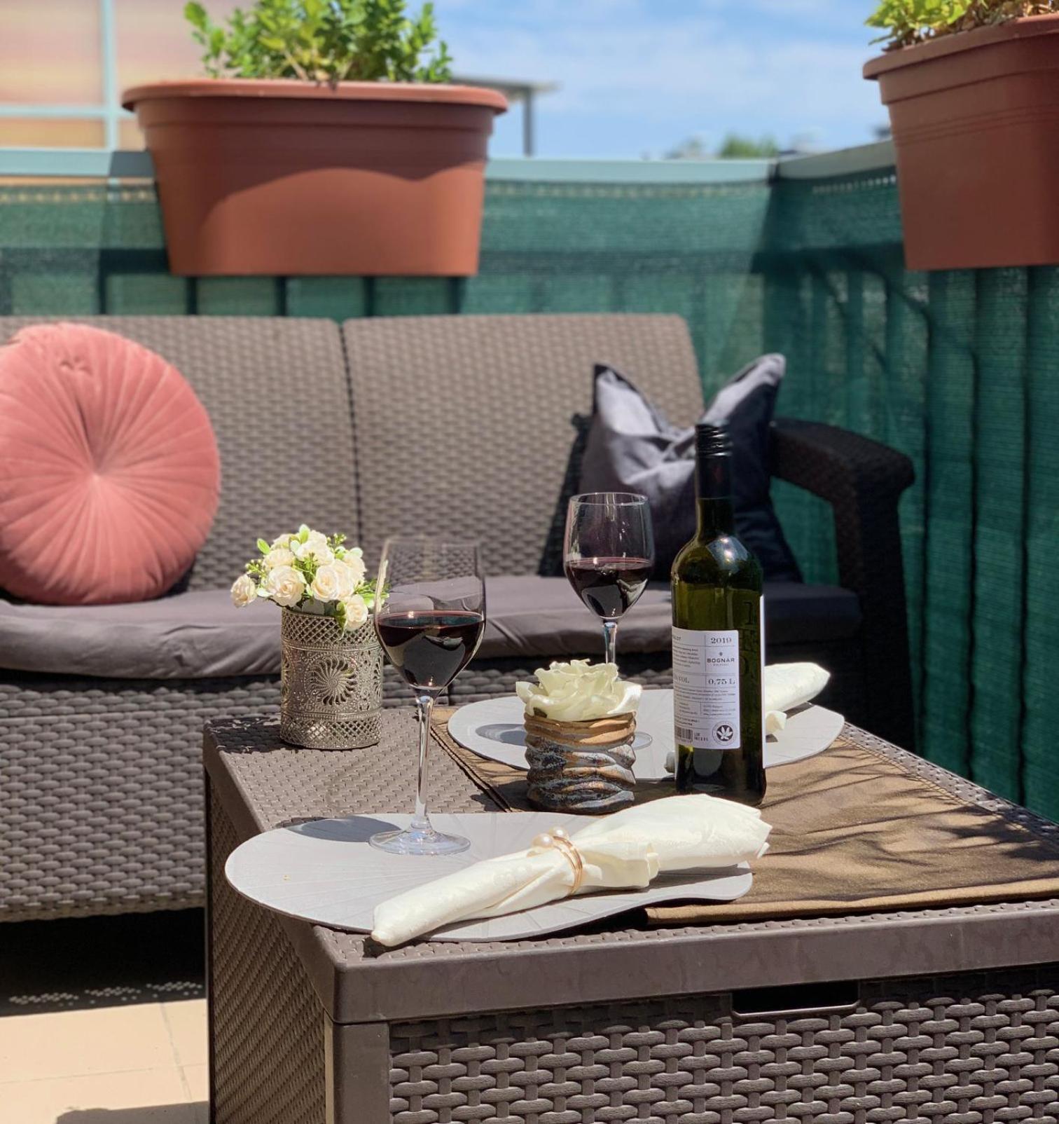 Local-Lux Premium Apartment- 2 Bedrooms Balcony -2 Private Parking