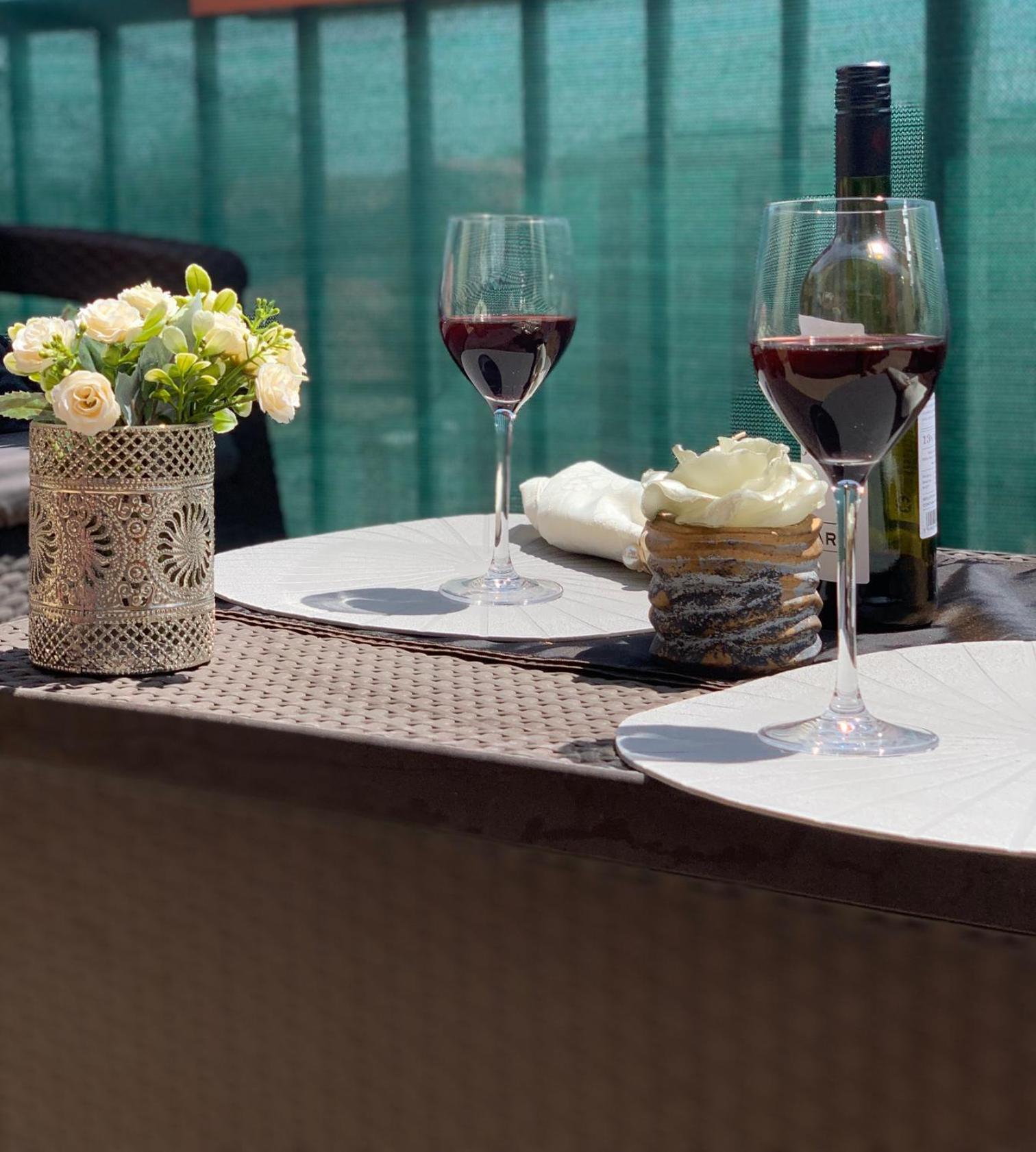 Local-Lux Premium Apartment- 2 Bedrooms Balcony -2 Private Parking