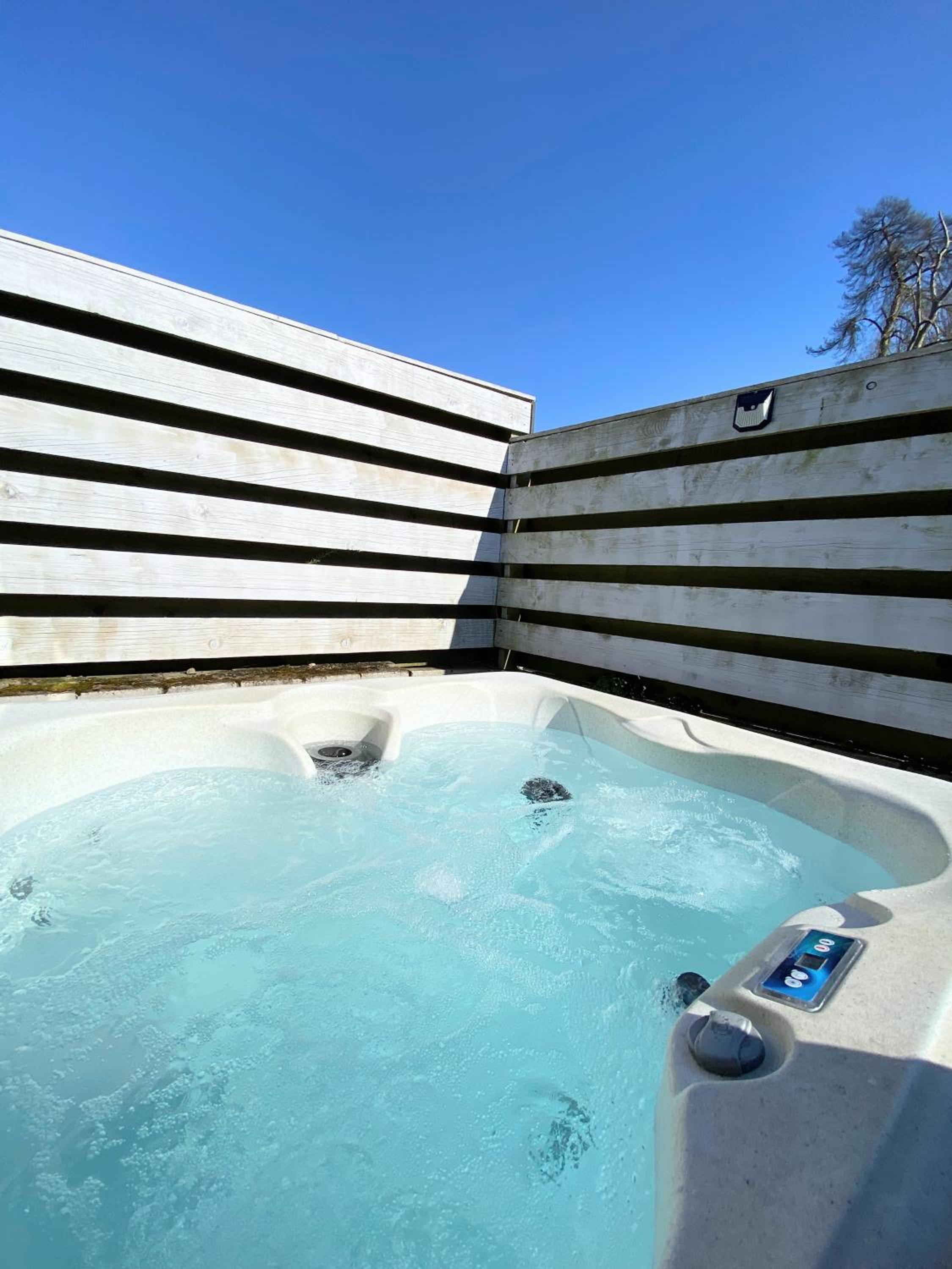 Otter 1 - Private Hot Tub - Bali Inspired Lodge - Bath - Longleat - Wiltshire, photo 24
