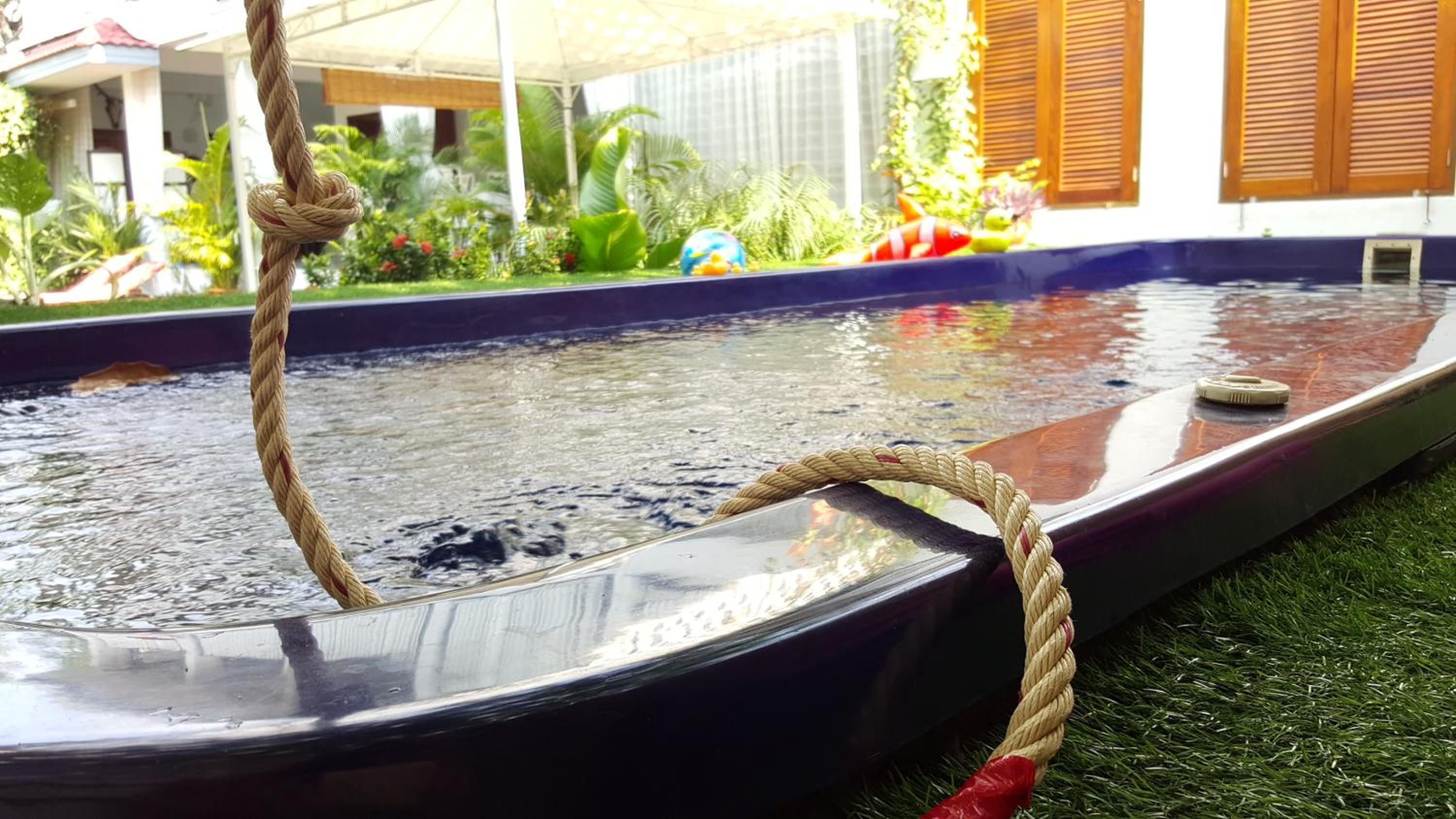 Barefeet Naturist Resort