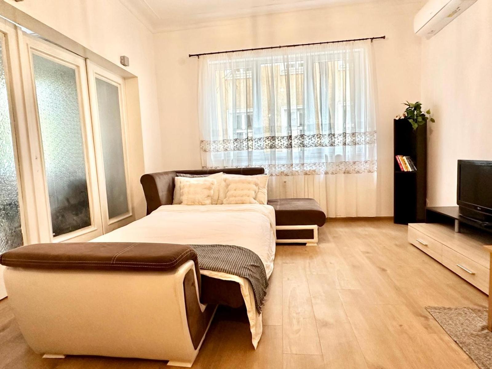 Spacious 1BR Apartment in Central Sofia, Next to University