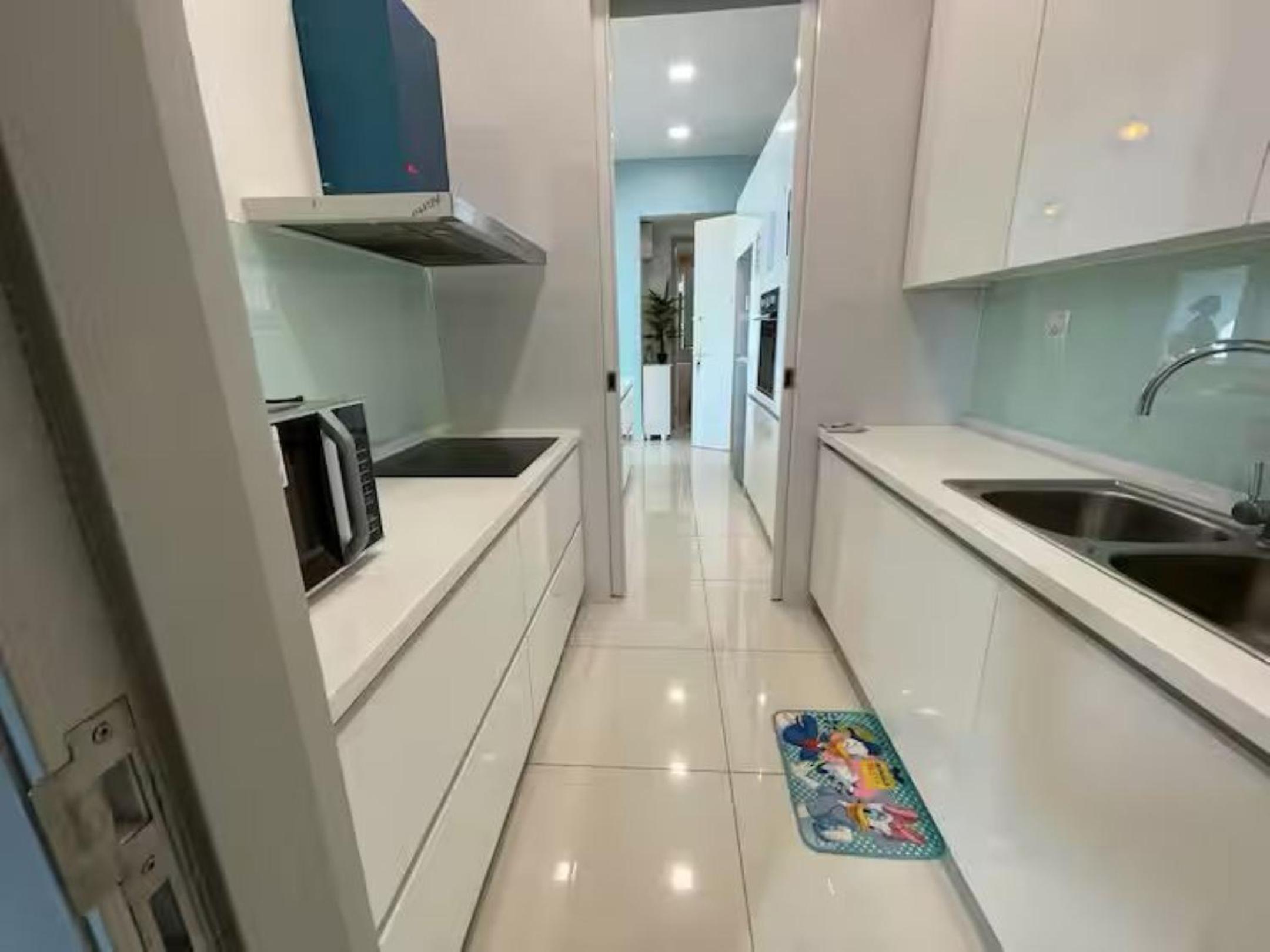 High Floor Seaview 2BR suites with Pool Sauna & Bathtub Near Gurney George Town Jazz Suites 253A