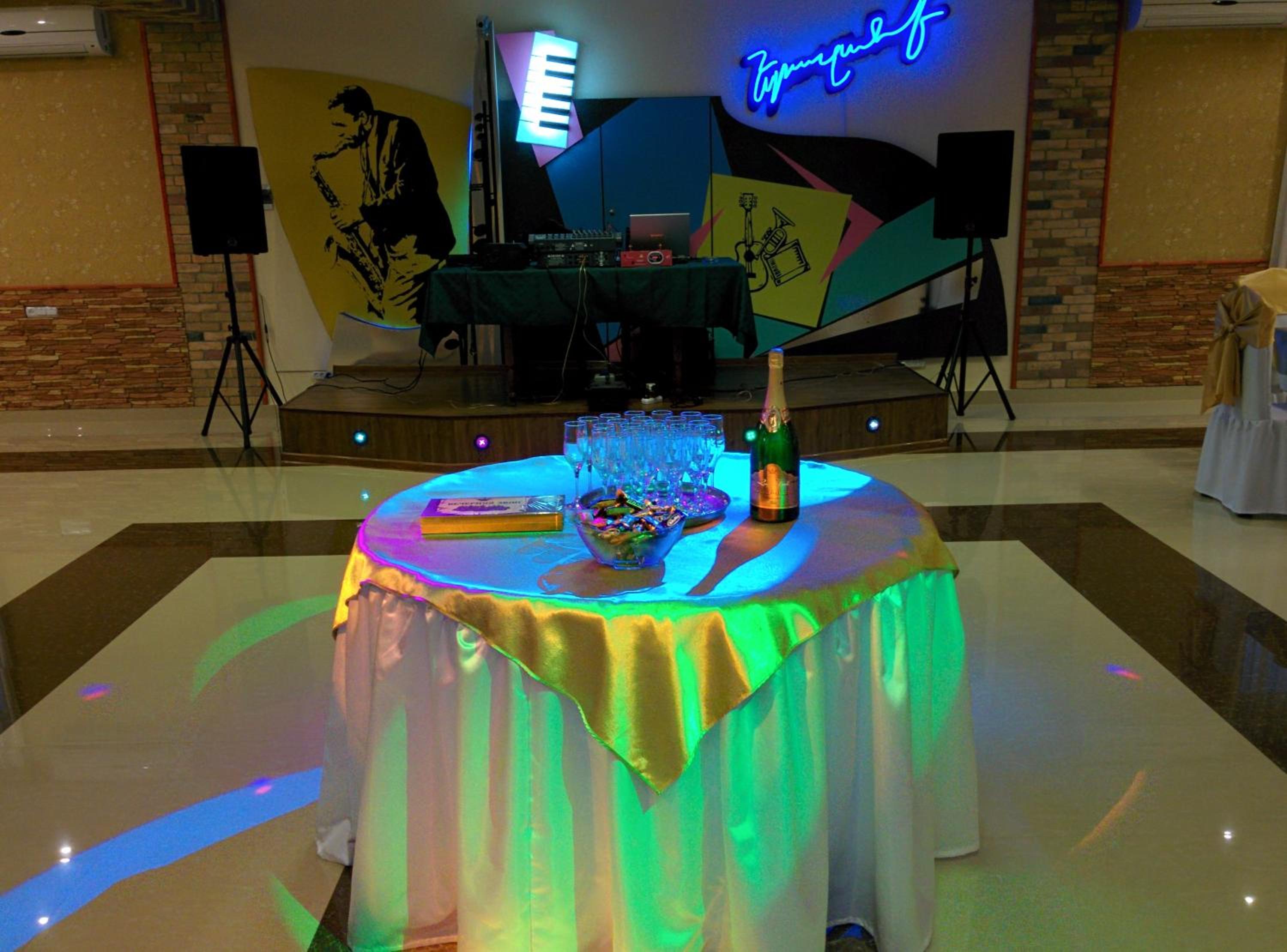 Erazank Hotel