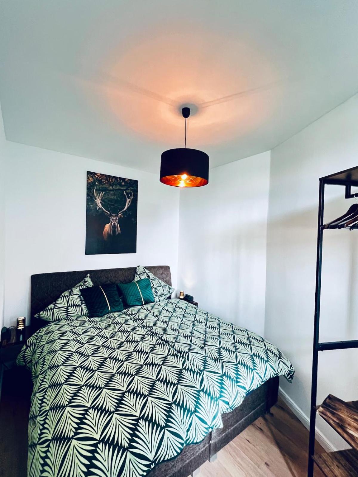 CASA CLARA - Helle 2-Zi-Whg nahe Uniklinik & Zentrum, Küche und SmartTV