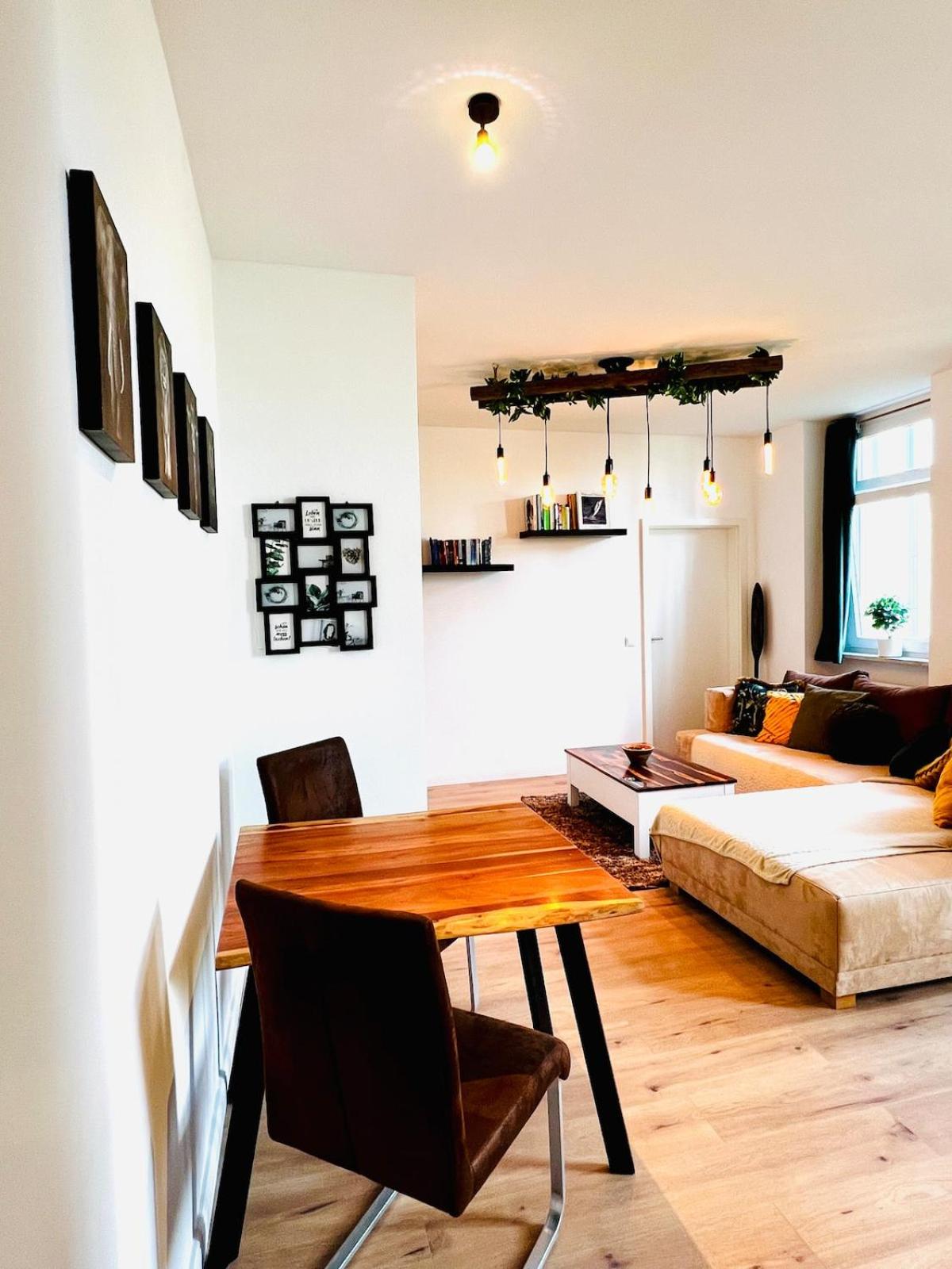 CASA CLARA - Helle 2-Zi-Whg nahe Uniklinik & Zentrum, Küche und SmartTV