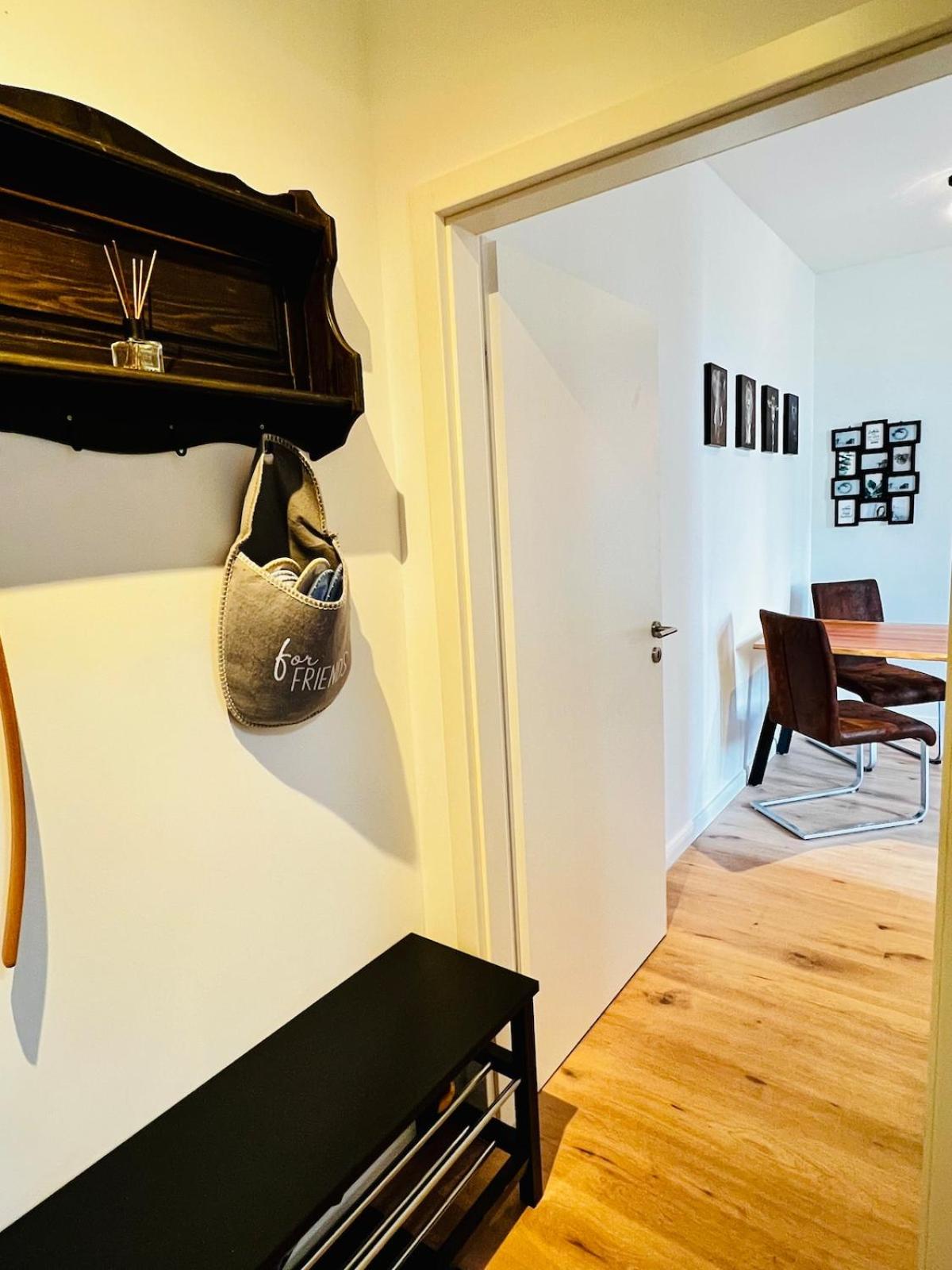 CASA CLARA - Helle 2-Zi-Whg nahe Uniklinik & Zentrum, Küche und SmartTV