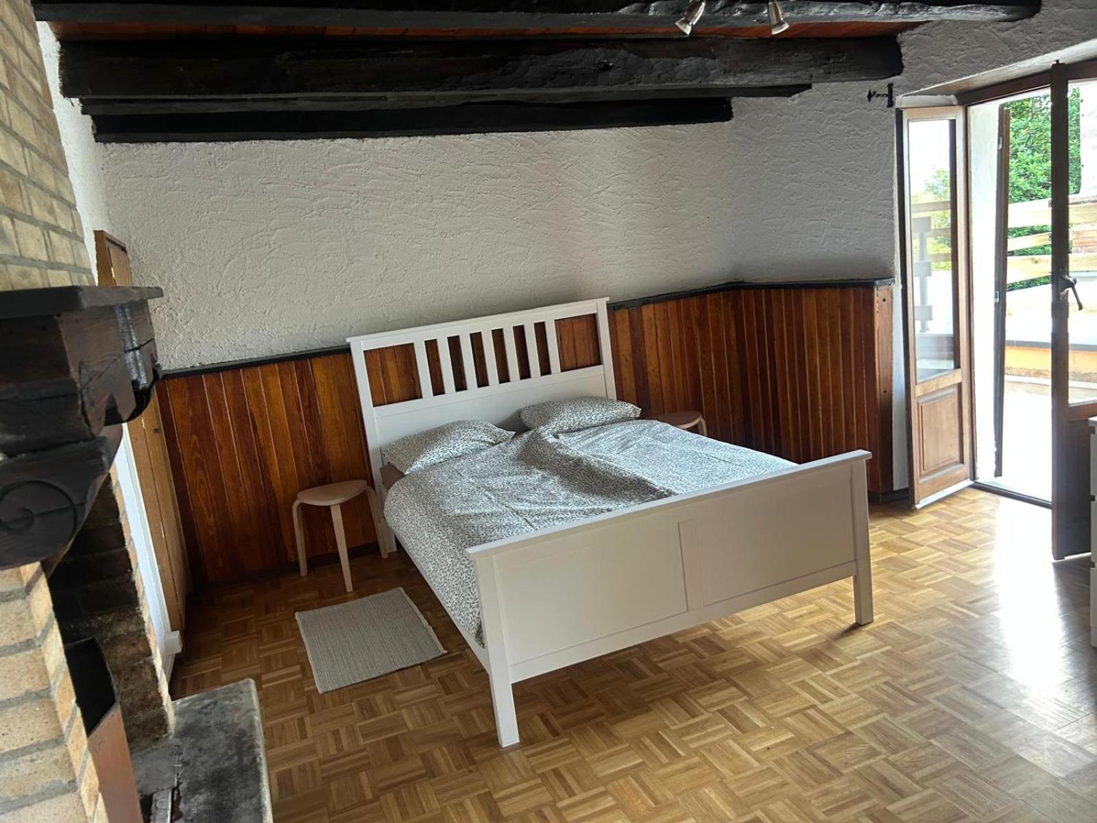 Ara Gesa Old Cottage