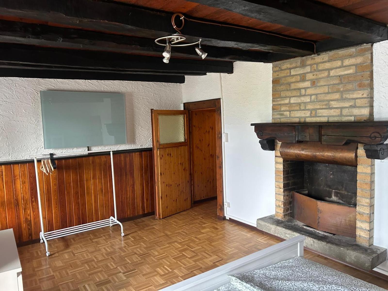 Ara Gesa Old Cottage