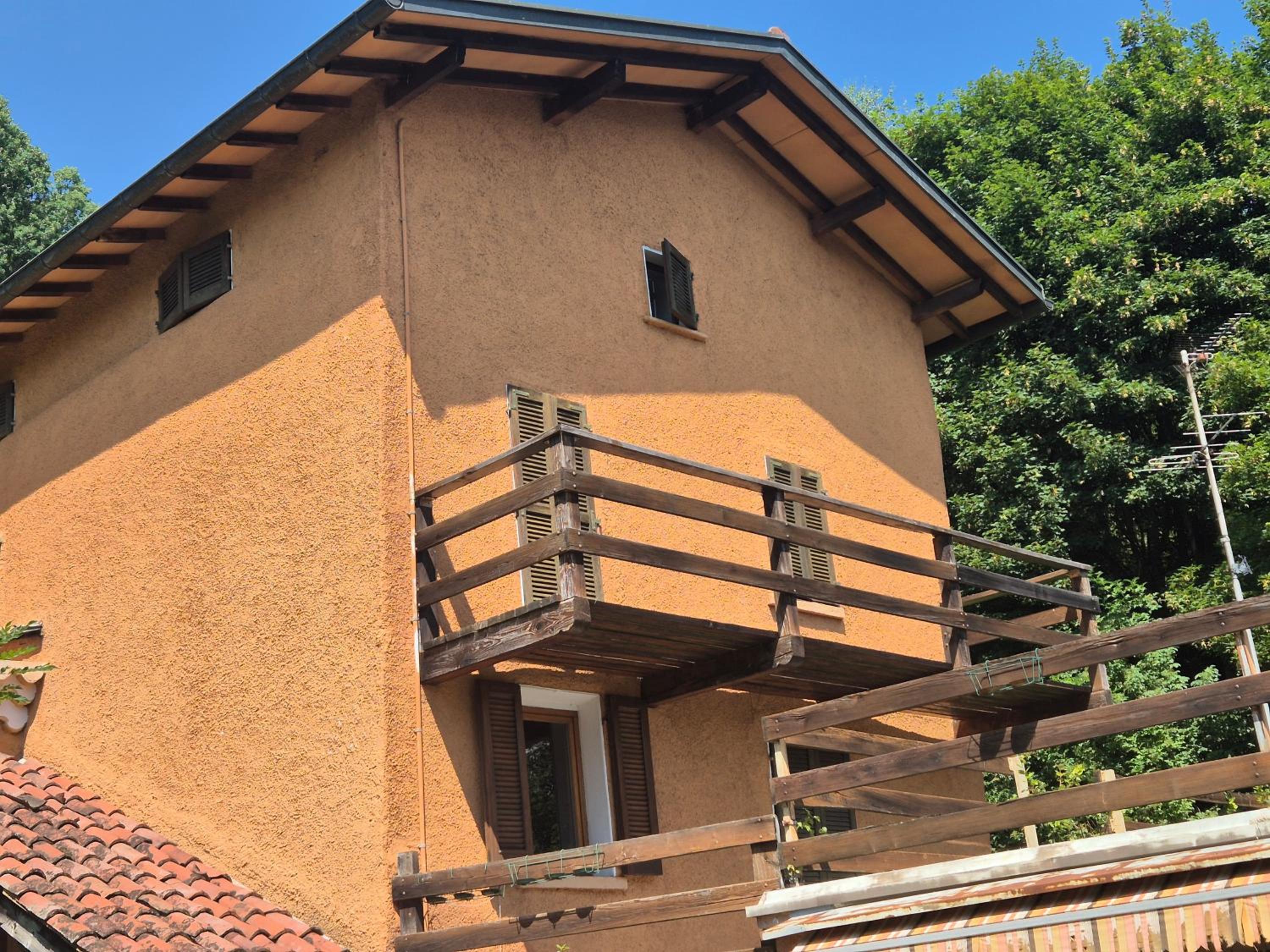 Ara Gesa Old Cottage