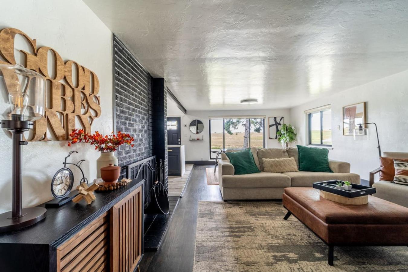 Renovated 4BR Escape Luxe Comfort and Hot Tub