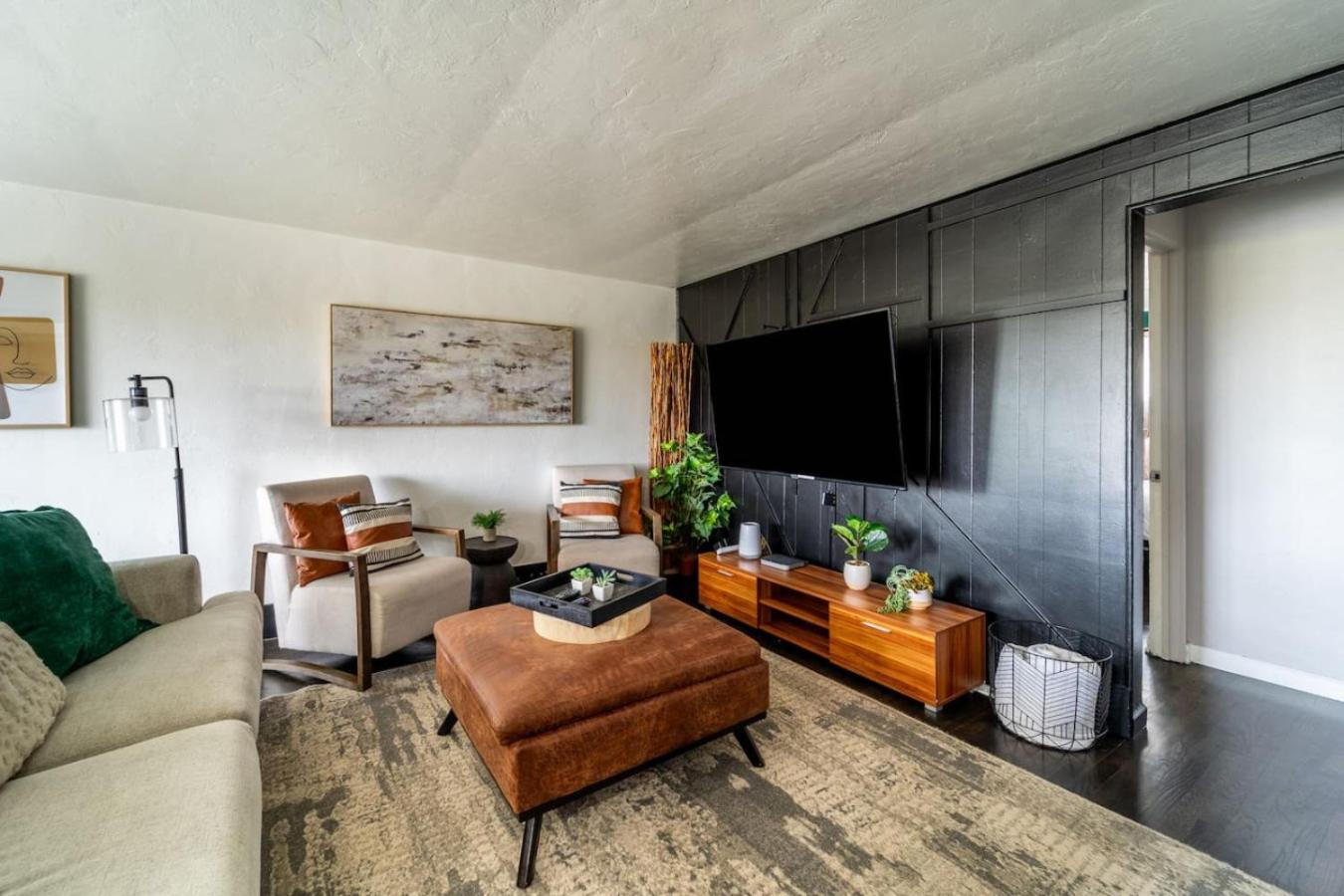 Renovated 4BR Escape Luxe Comfort and Hot Tub