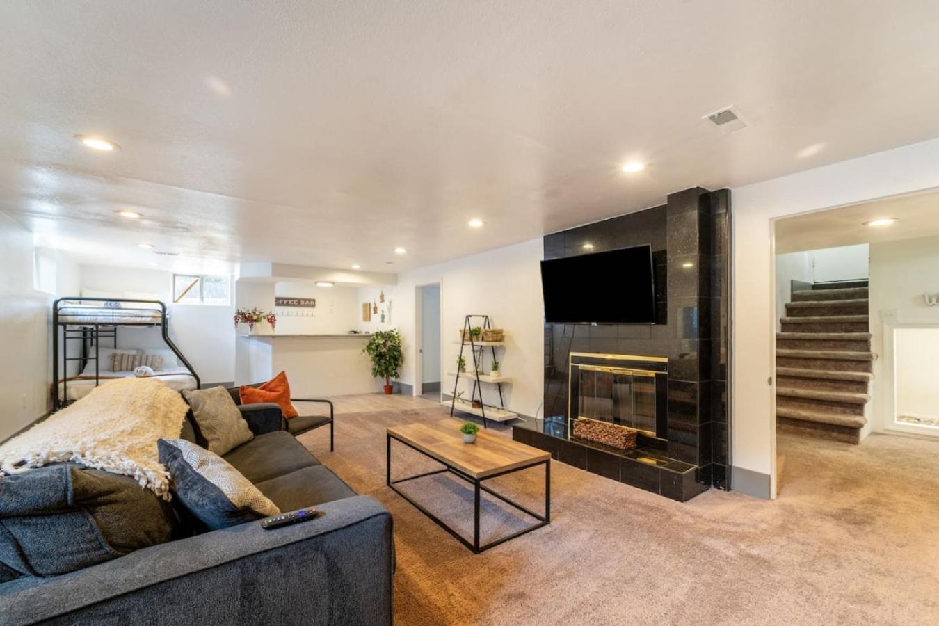 Renovated 4BR Escape Luxe Comfort and Hot Tub
