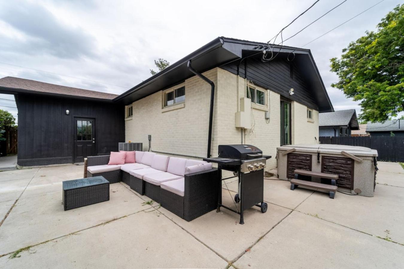 Renovated 4BR Escape Luxe Comfort and Hot Tub