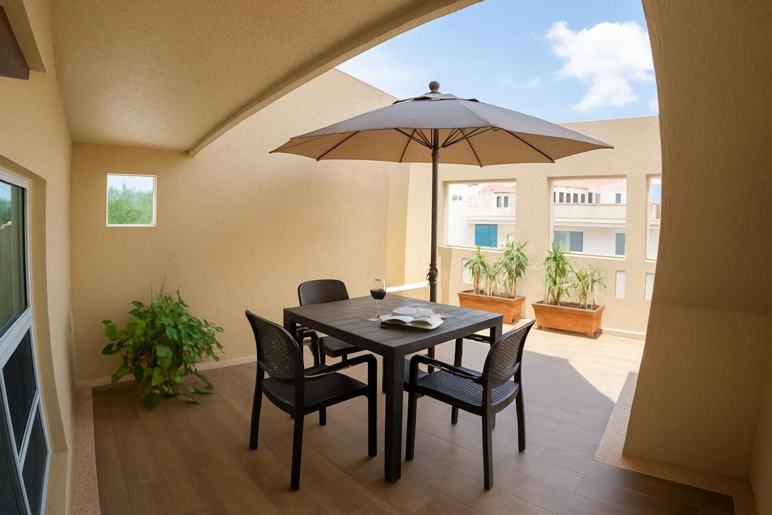 Amazing Complex Near 5th Avenue by Andiani Travel