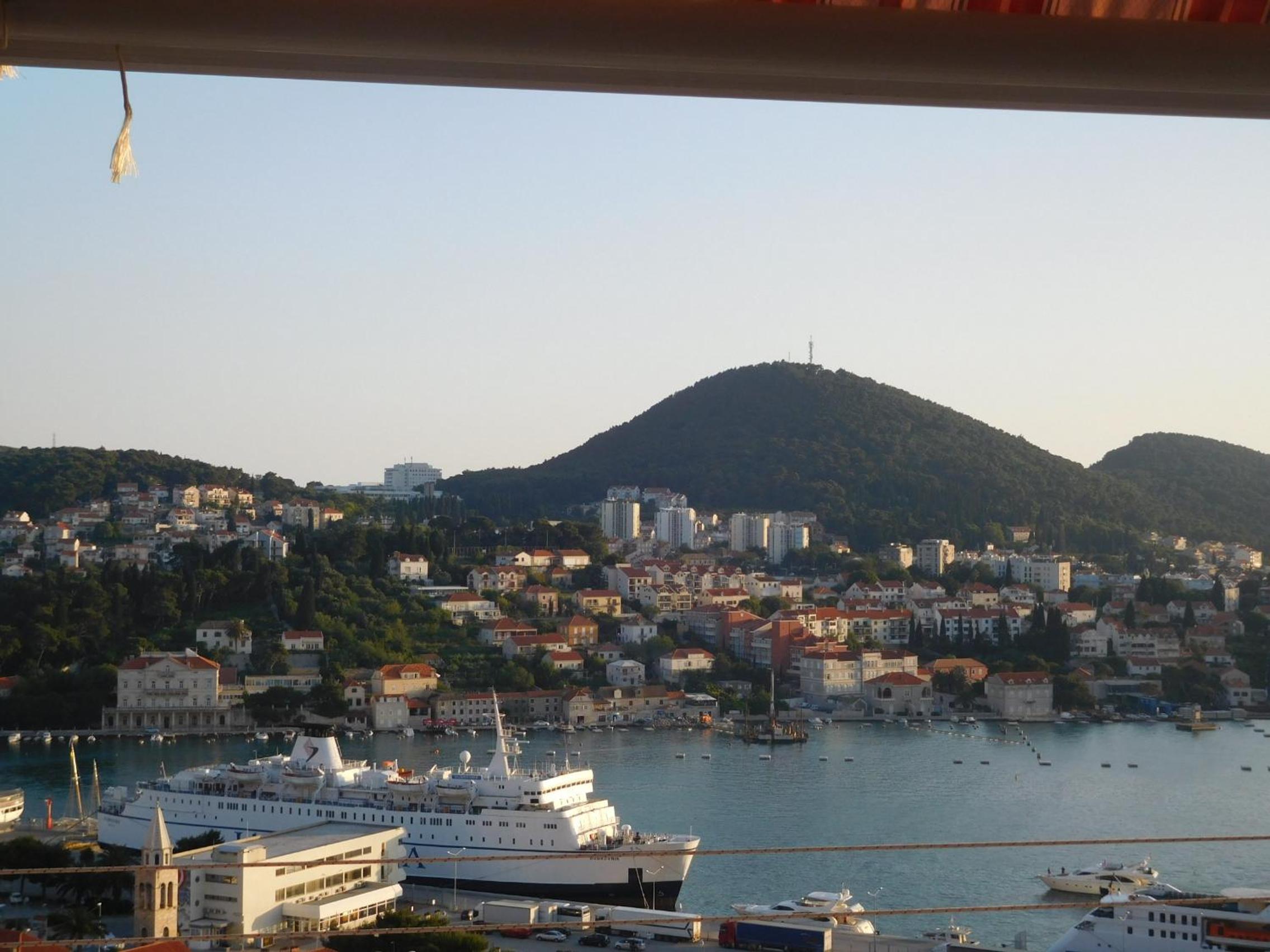 Apartment ANELA with large common tarrace and beautiful sea view