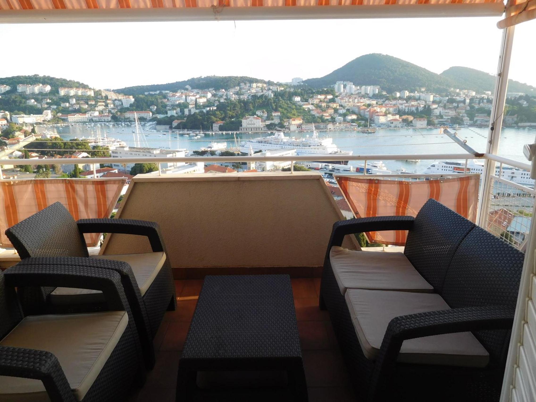 Apartment ANELA with large common tarrace and beautiful sea view