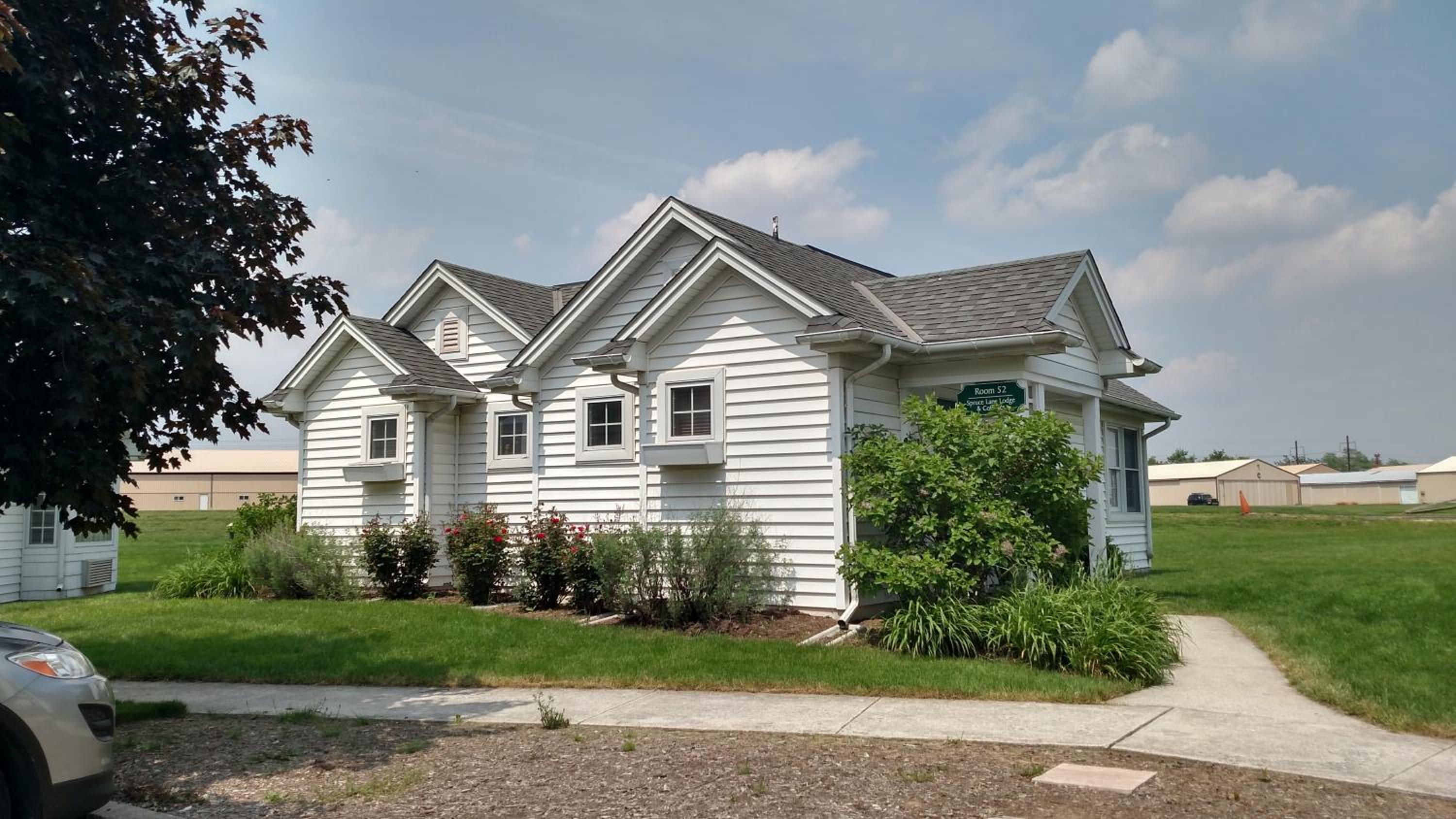 Spruce Lane Lodge and Cottages