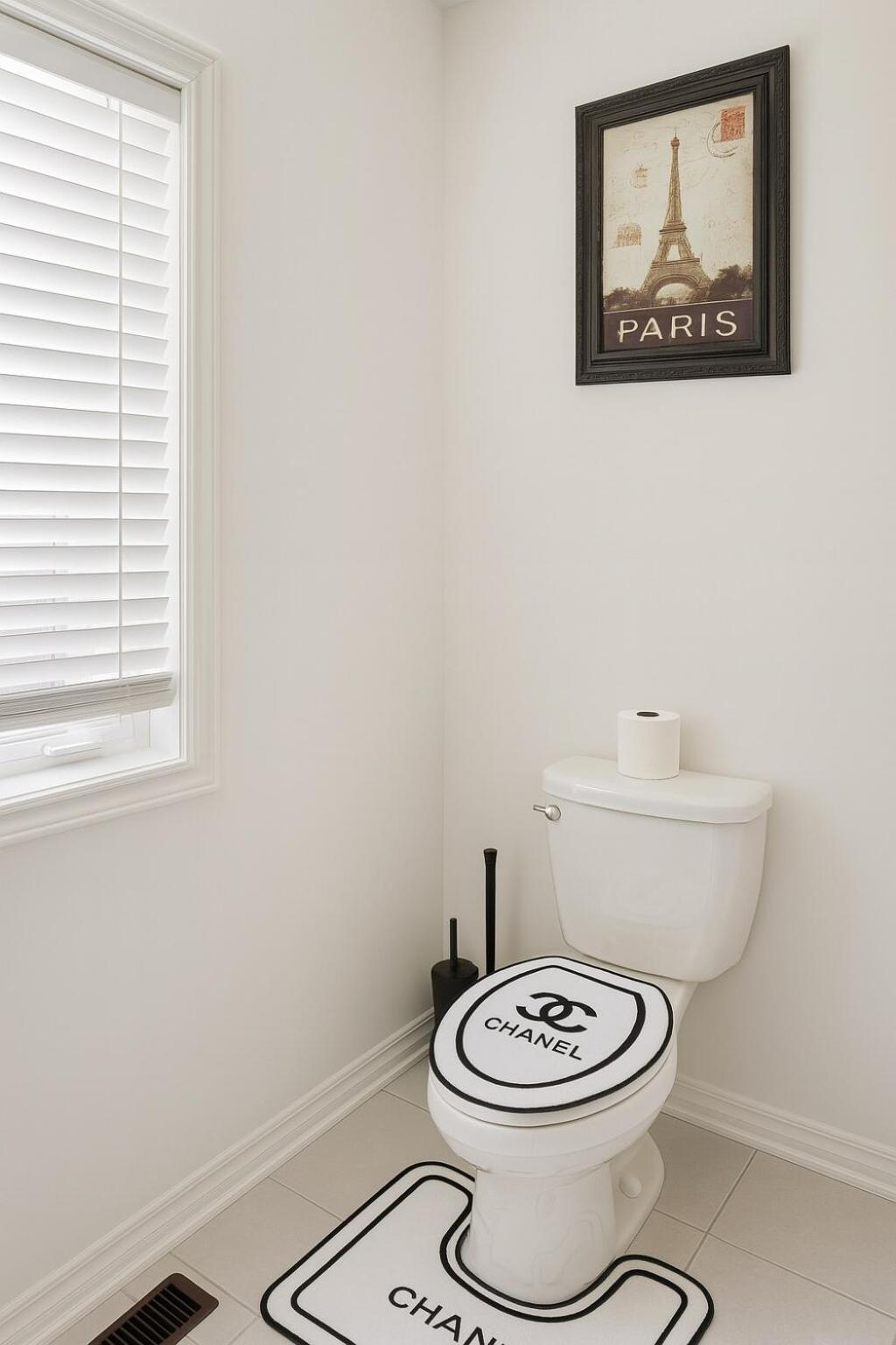 2024 Built Stylish 3BR Cambridge Townhouse with Foosball, Free Parking, WiFi, Full Kitchen, Laundry, 8 Min Drive to African Lion Safari! Perfect for Group 