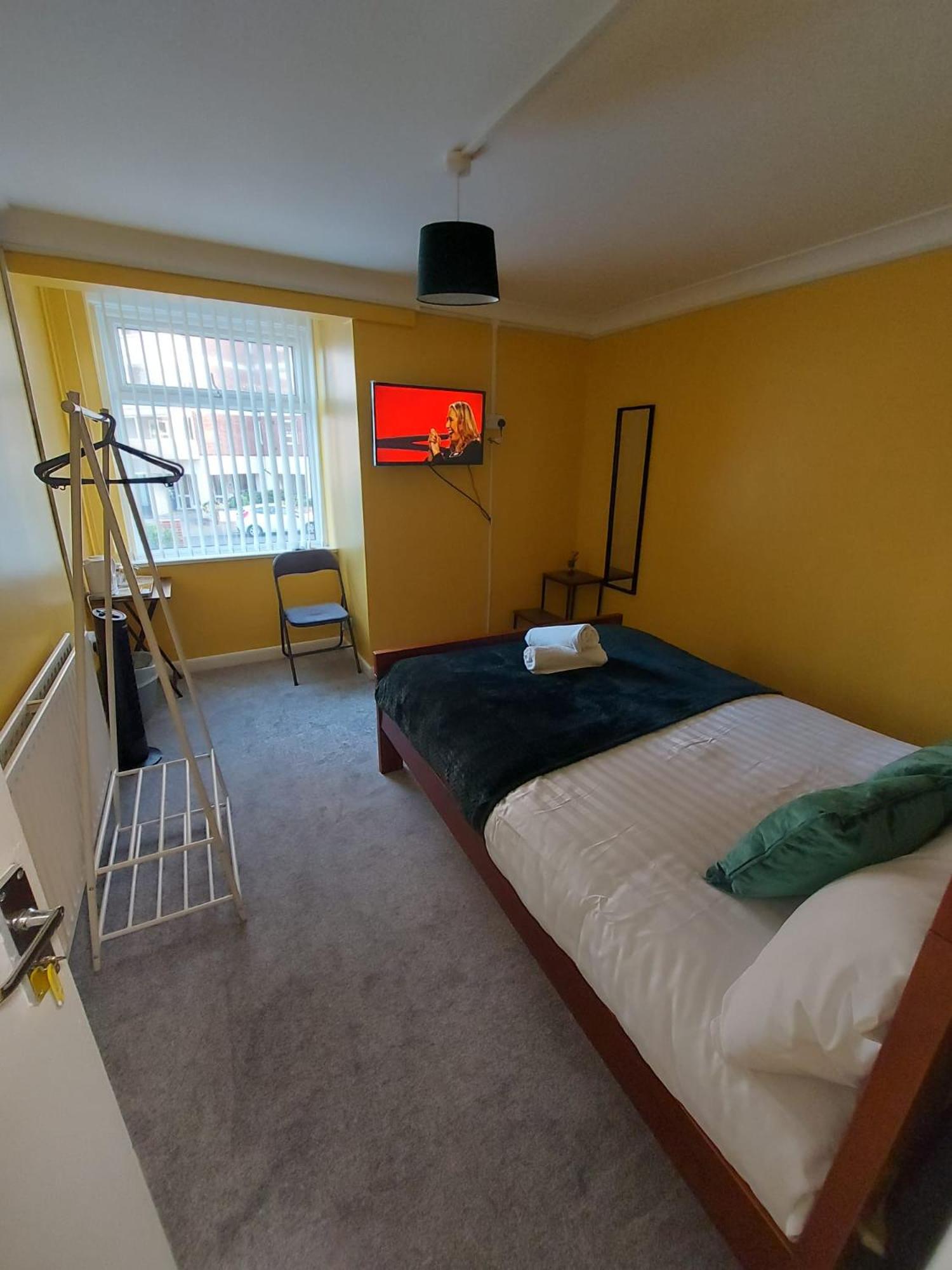 OceanNest-3 Bedroom Apartment free parking, EV 22kW