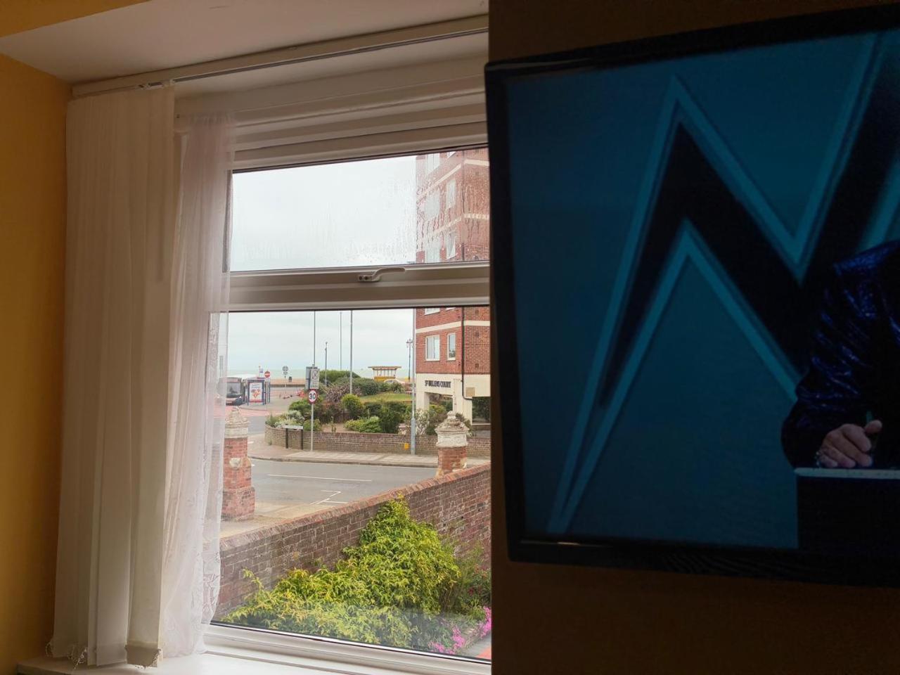 OceanNest-3 Bedroom Apartment free parking, EV 22kW