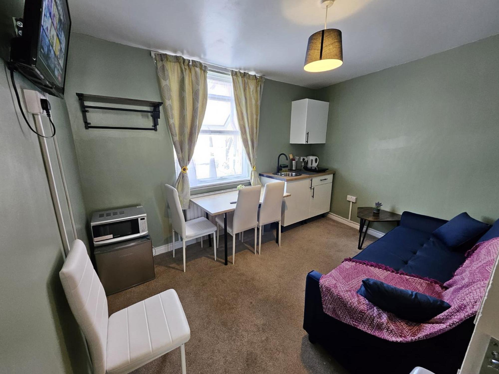 OceanNest-3 Bedroom Apartment free parking, EV 22kW