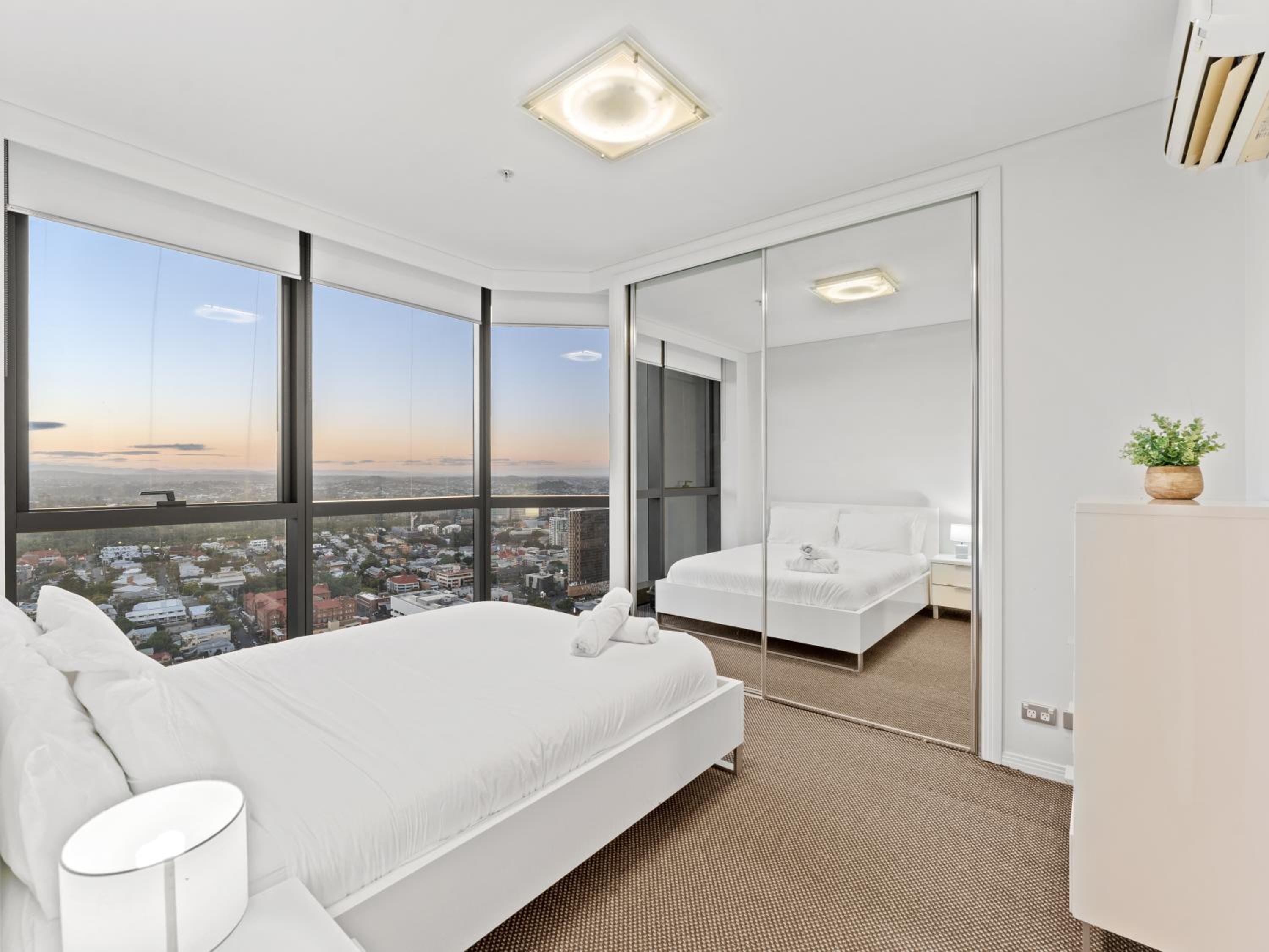 Cosy 1-Bed 41st Floor City Views