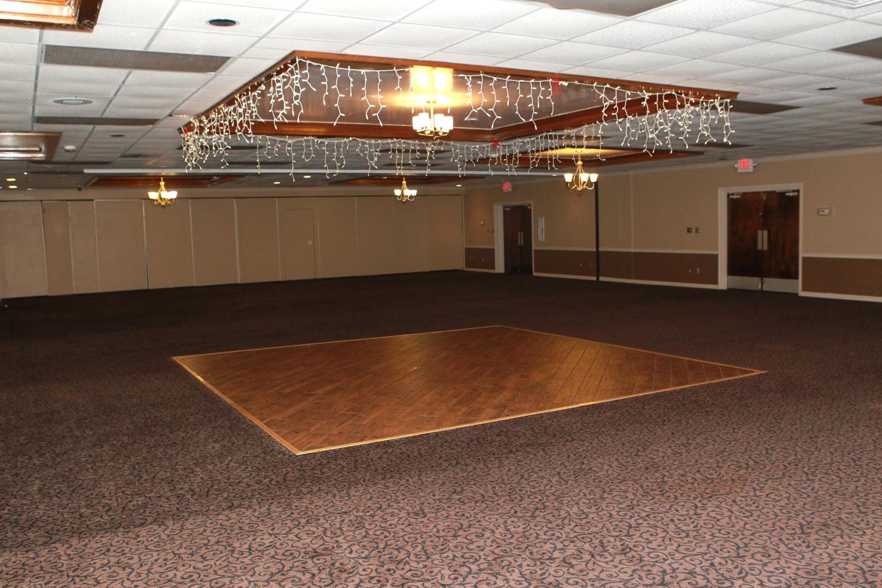 Mattoon Vacations - Suite Dreams Hotel - Property Image 4