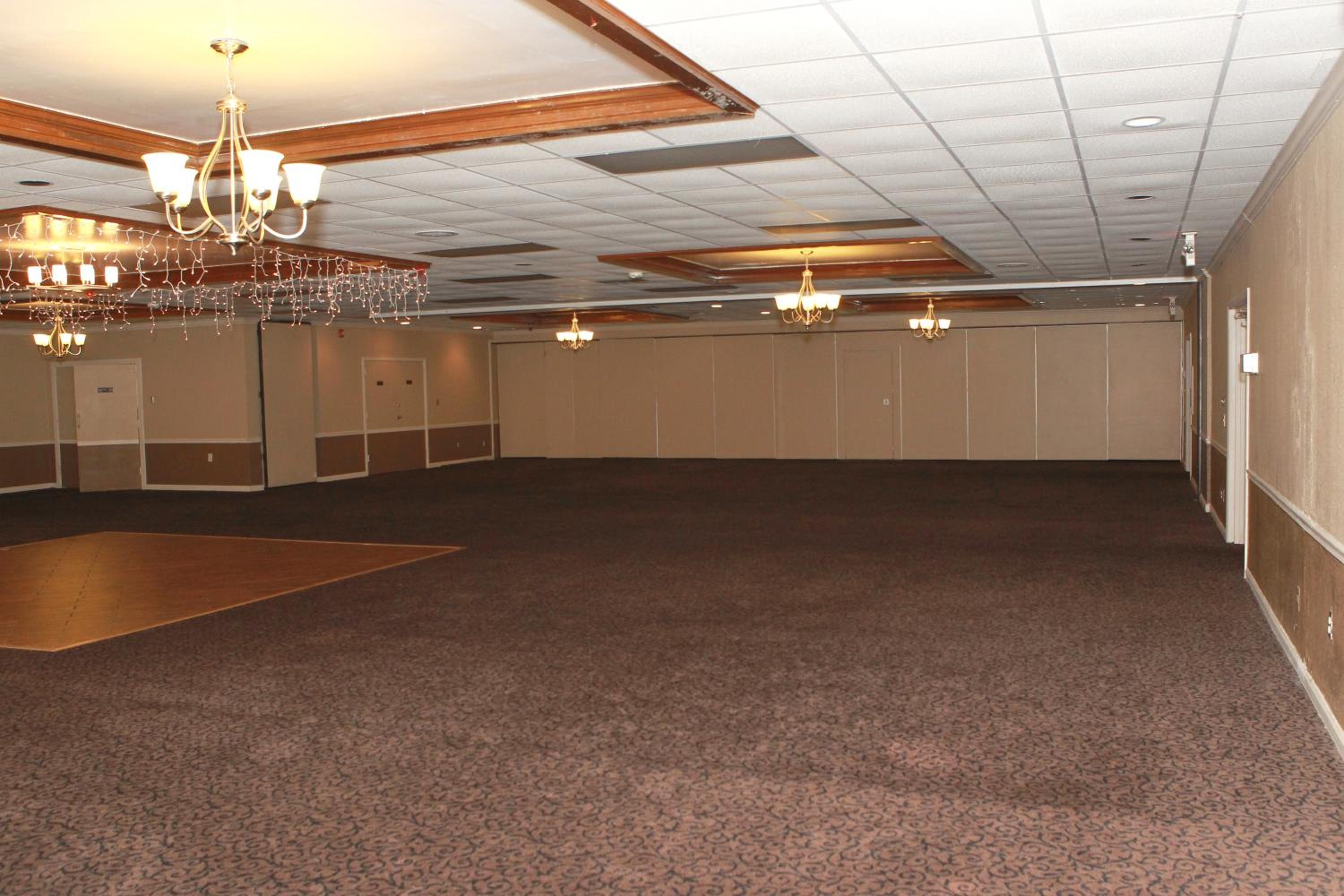 Mattoon Vacations - Suite Dreams Hotel - Property Image 3