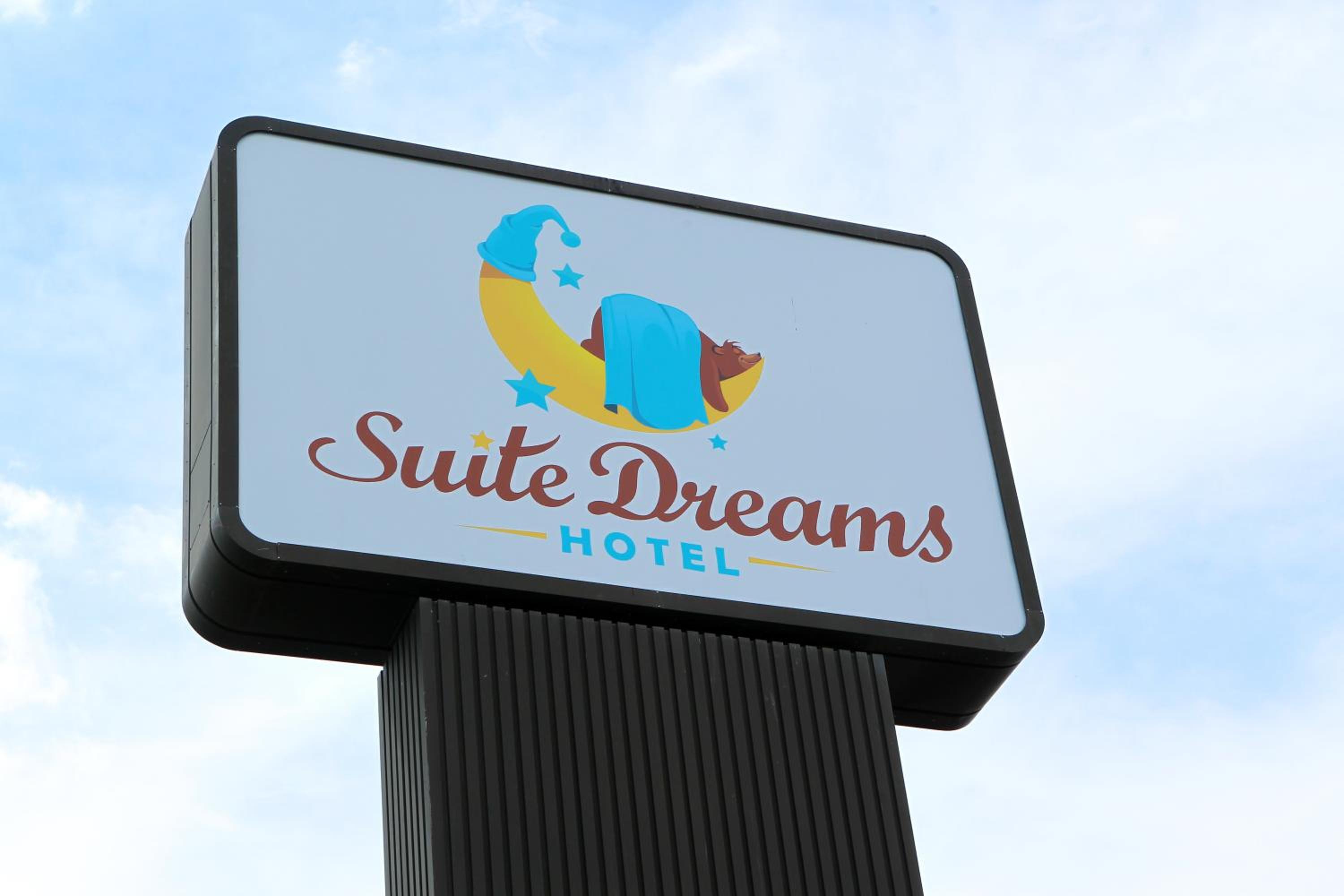 Mattoon Vacations - Suite Dreams Hotel - Property Image 11