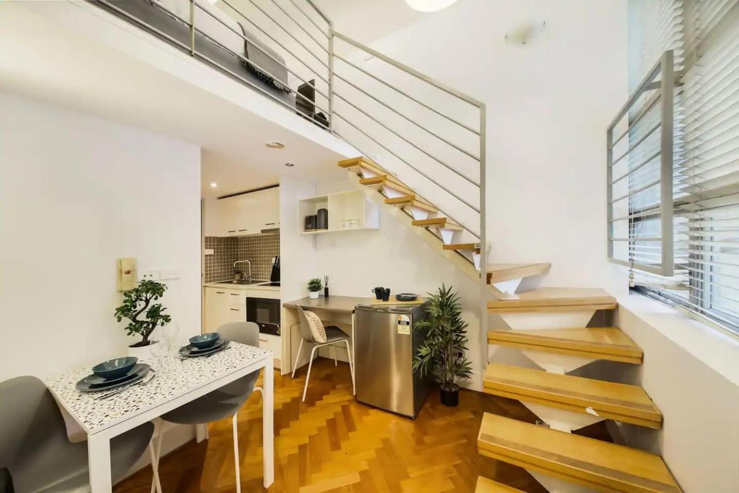 A Chic NY Style Loft Near Melbourne Central
