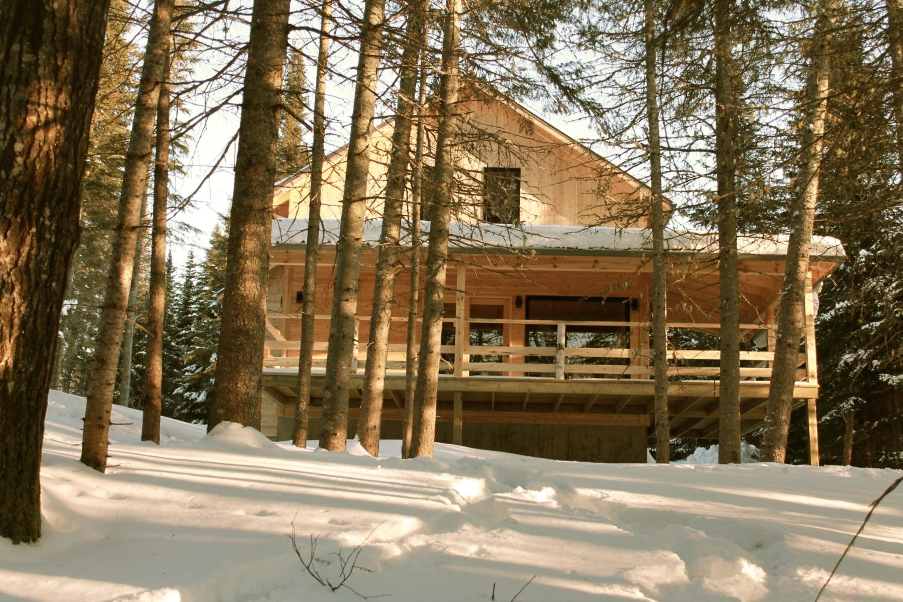 Hotel Les Bouleaux - Les Chalets Spa Canada - Image 1