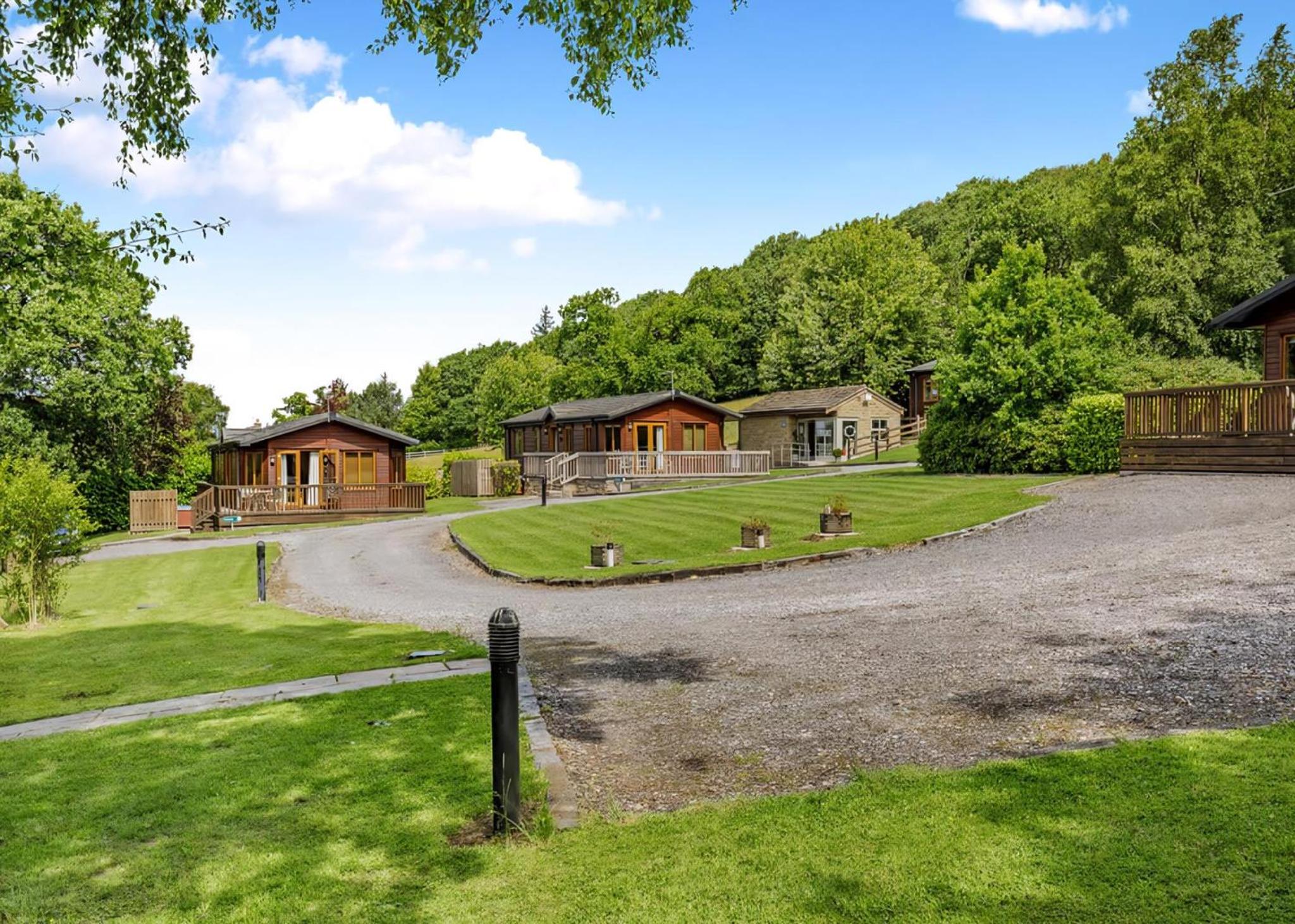 Charlesworth Lodges