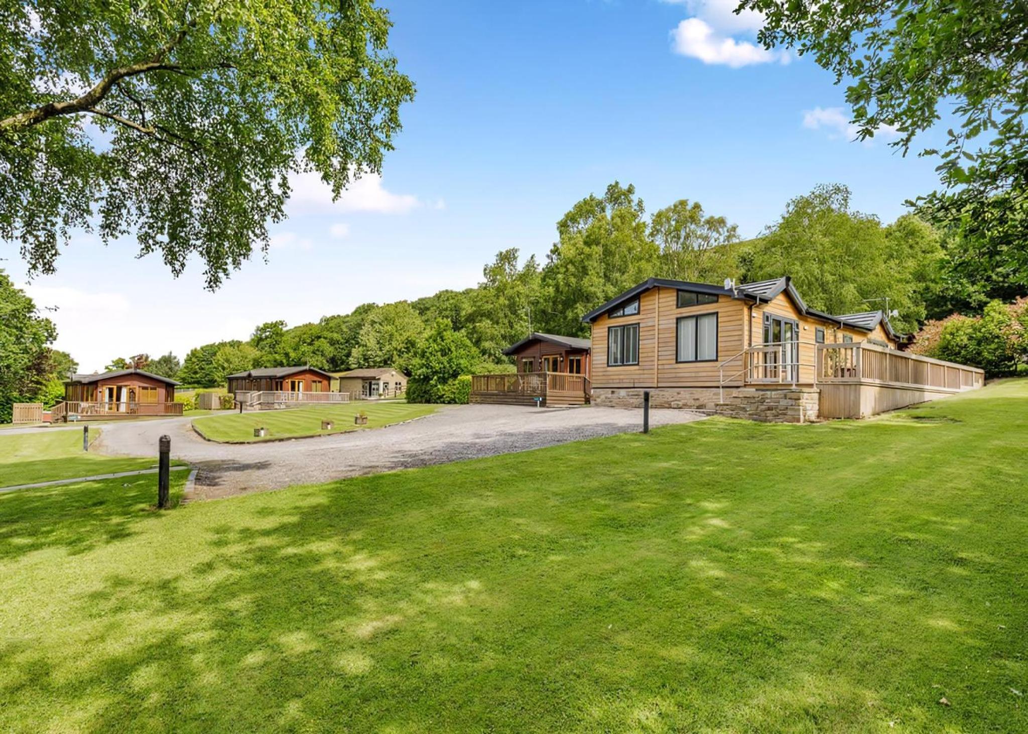 Charlesworth Lodges