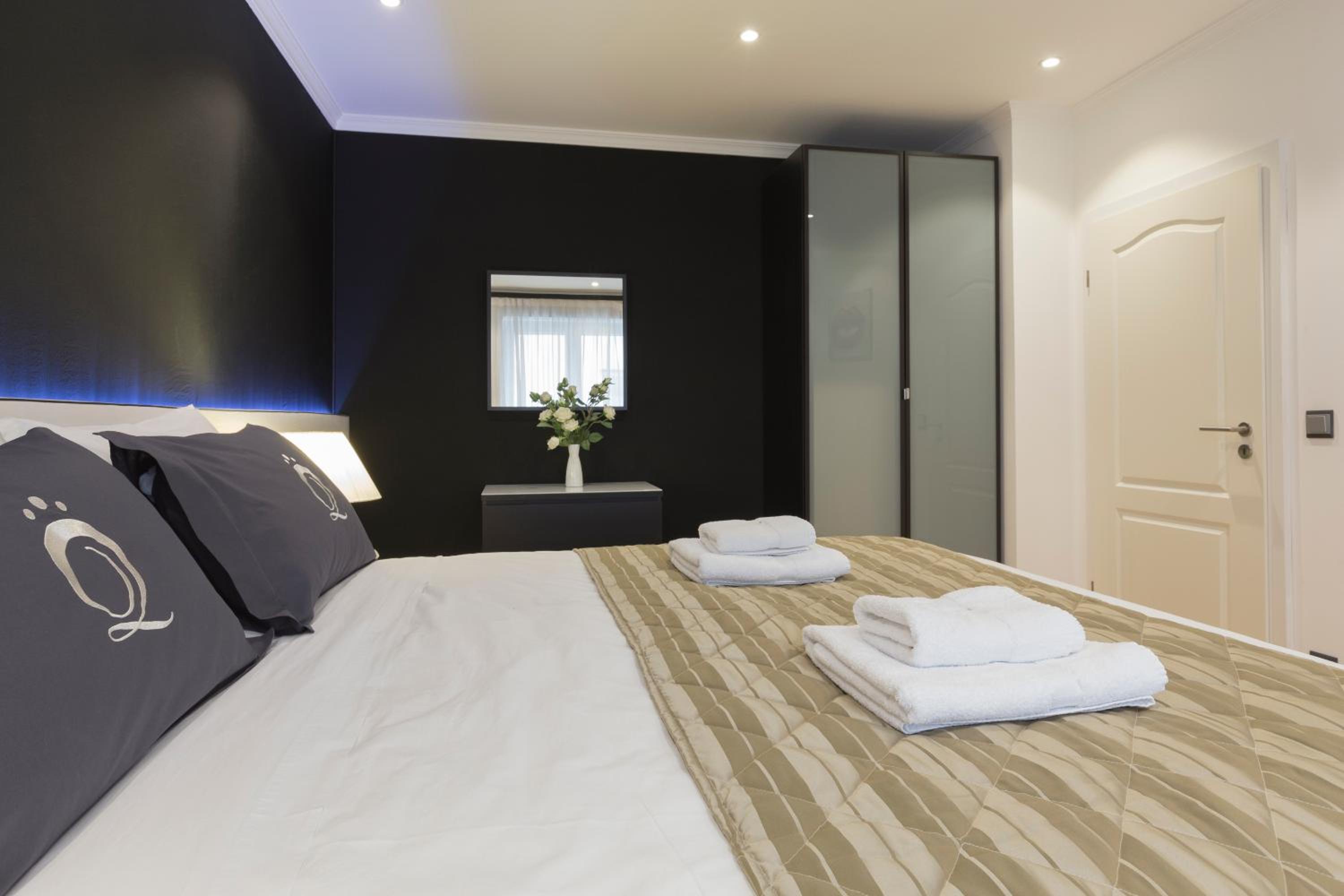The Queen Luxury Apartments - Villa Cortina