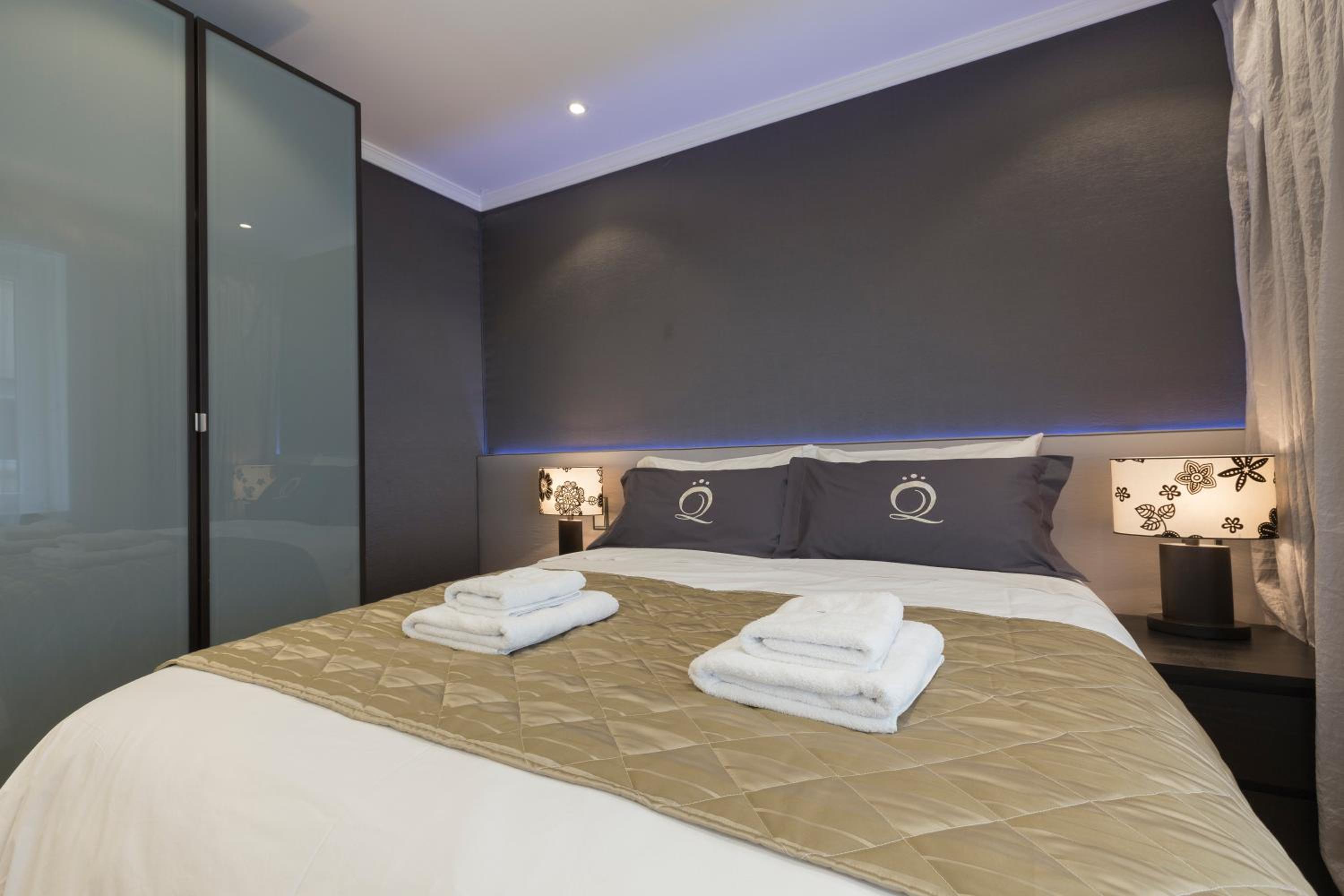 The Queen Luxury Apartments - Villa Cortina