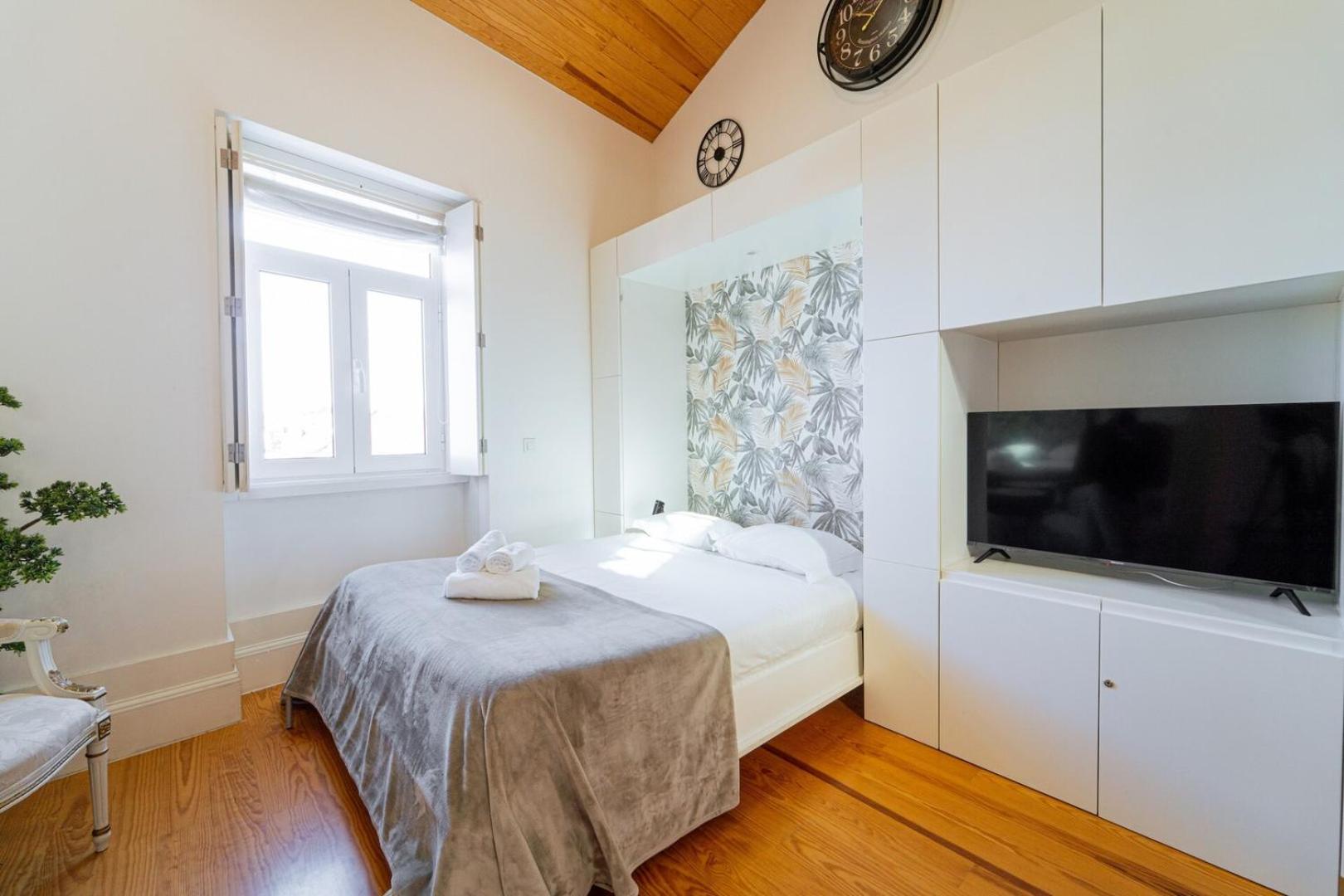 Cozy Stay w/ AC and View