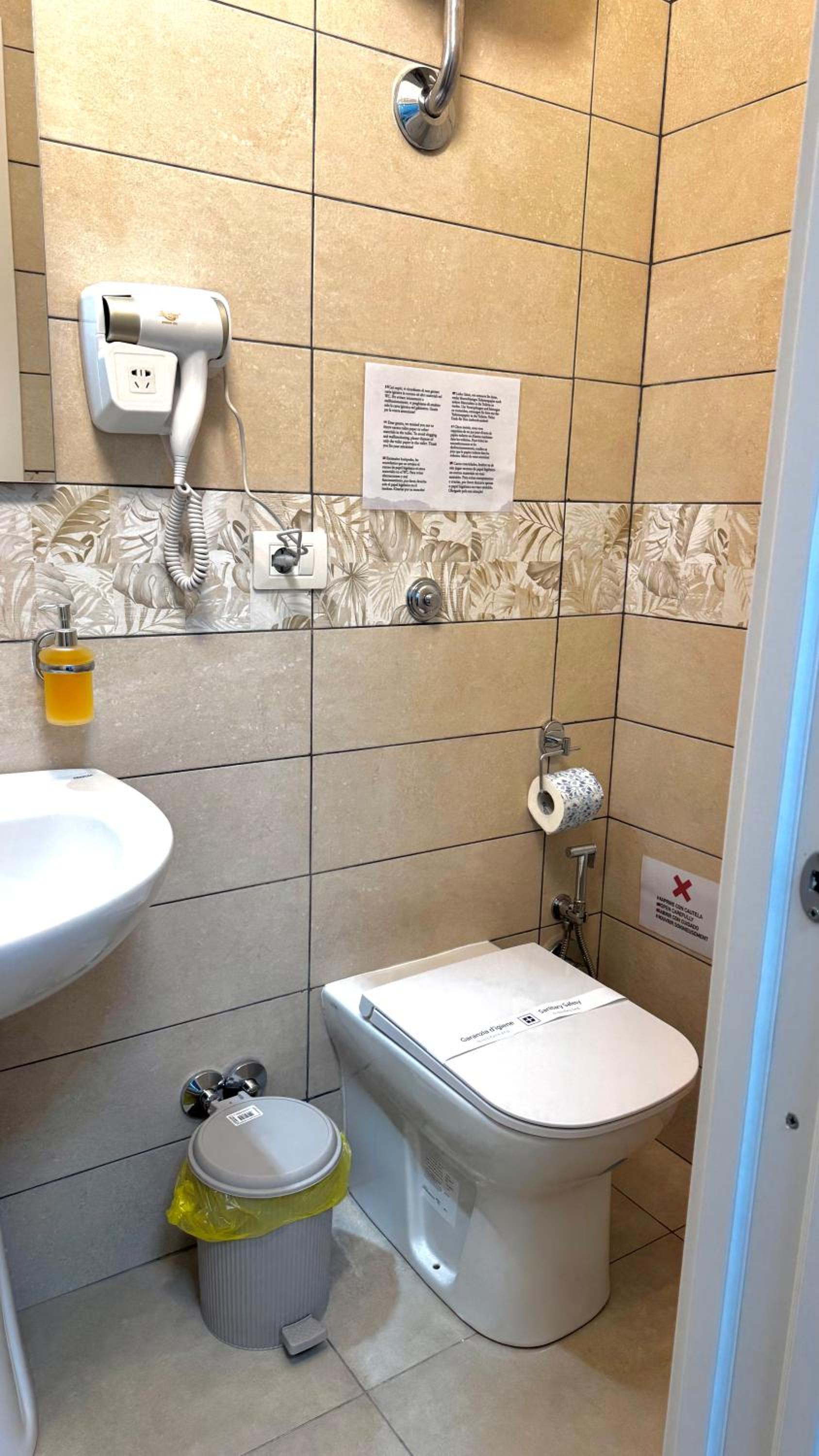 House Corso Umberto Rooms & Comfort by Loveinthetravel
