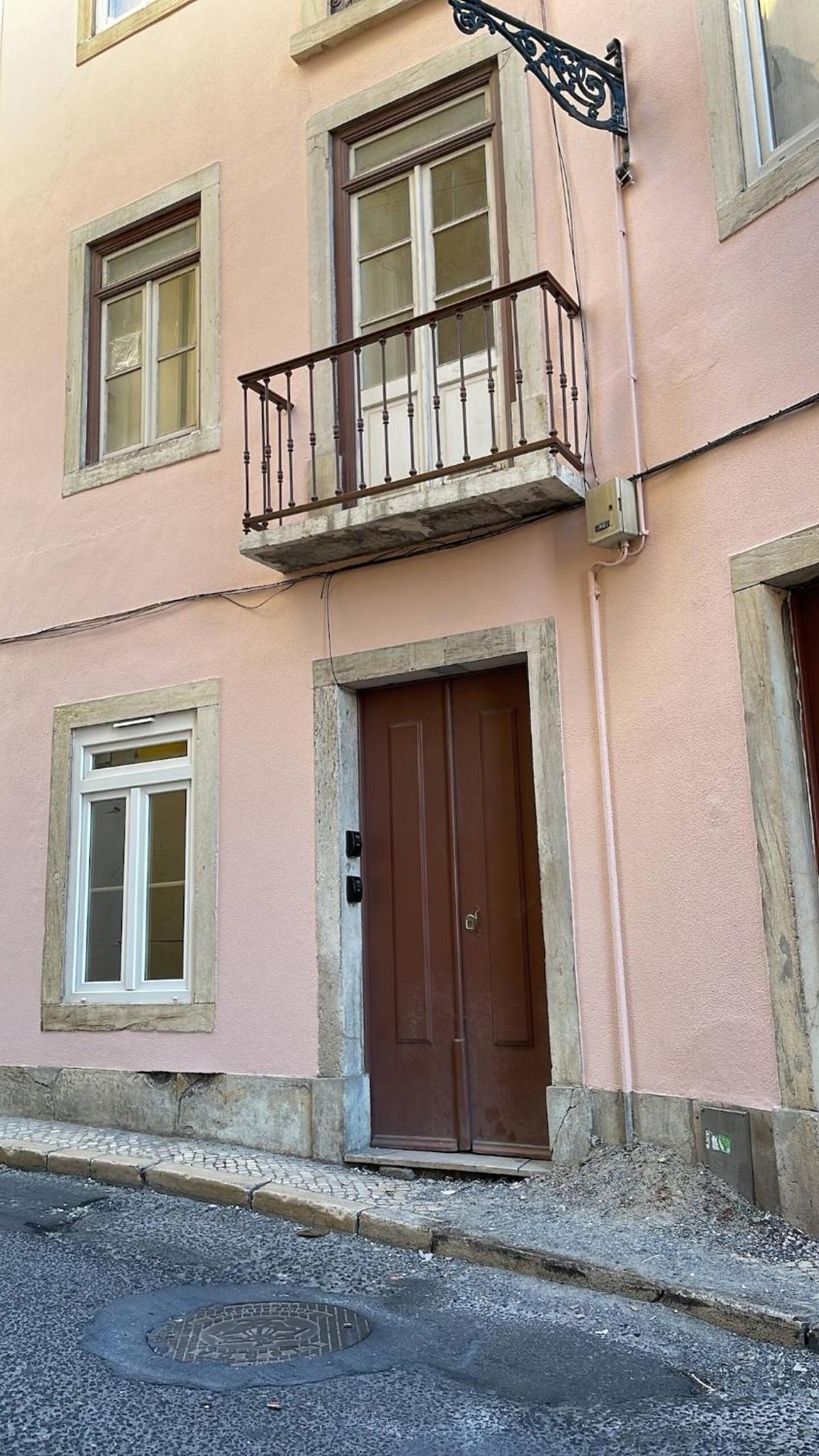 Typical Mouraria Studios by Hosty