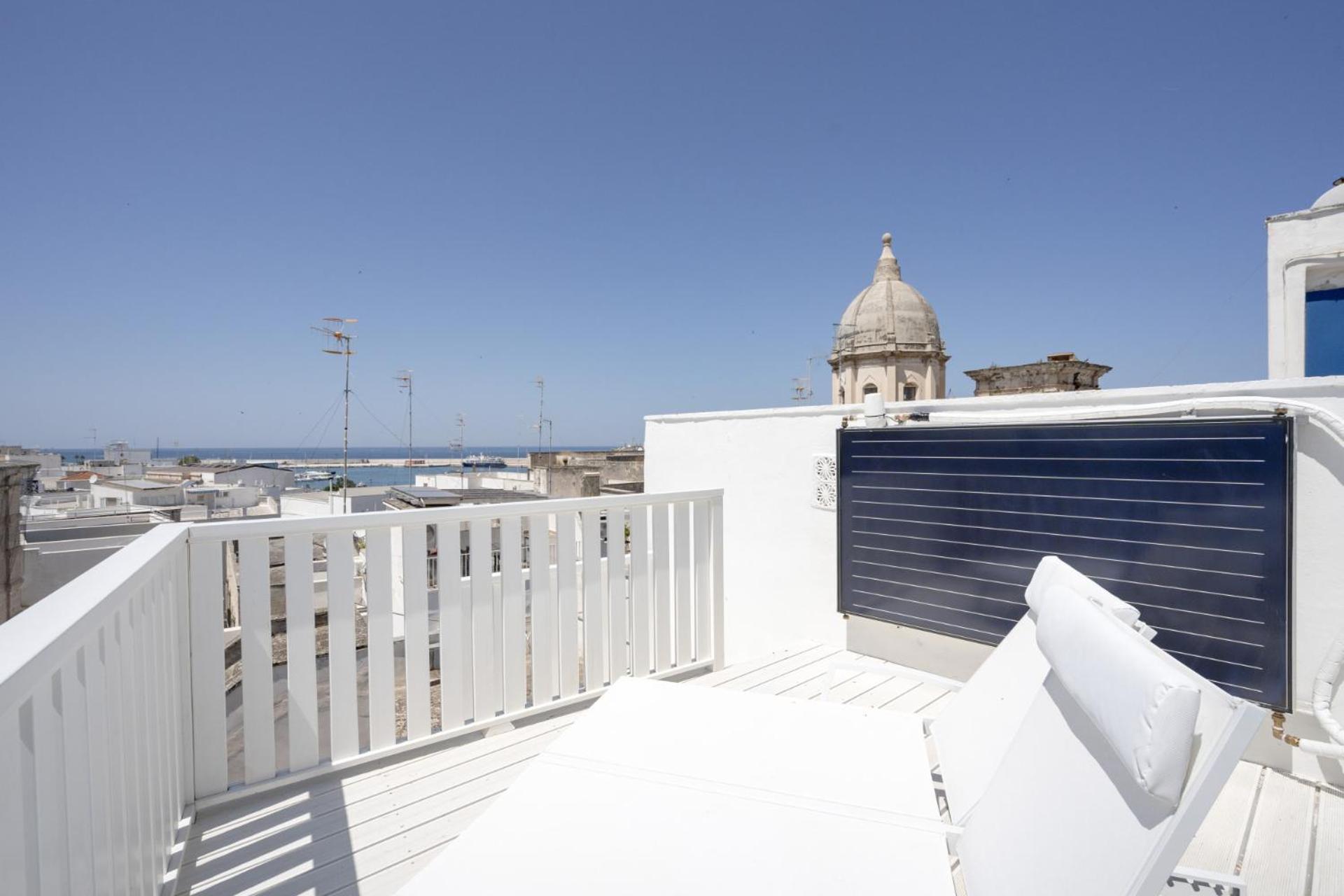 Marchesa - 2 Bedrooms, Terrace & Bath Tub in Center