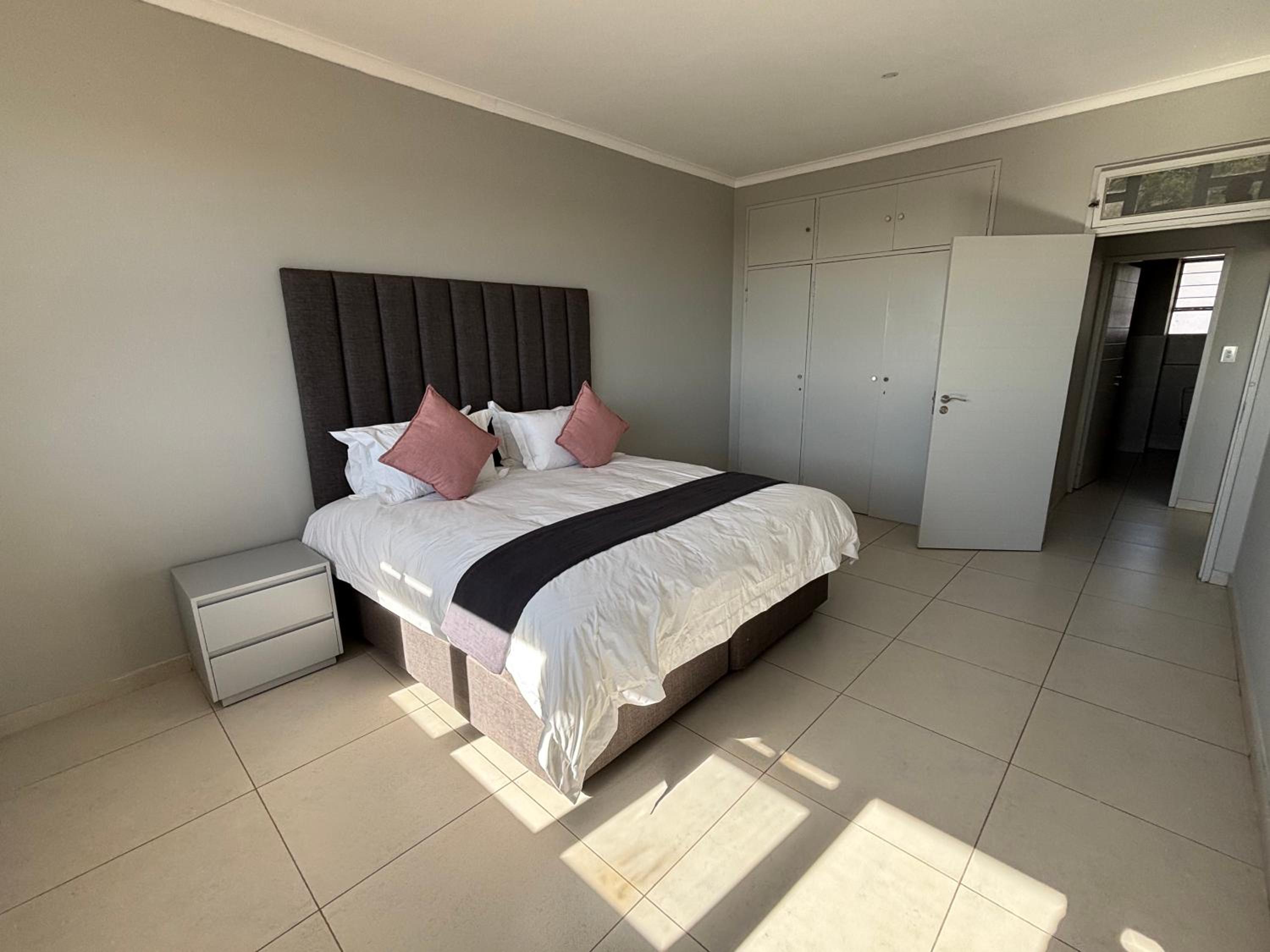 Glenhazel Square Apartments