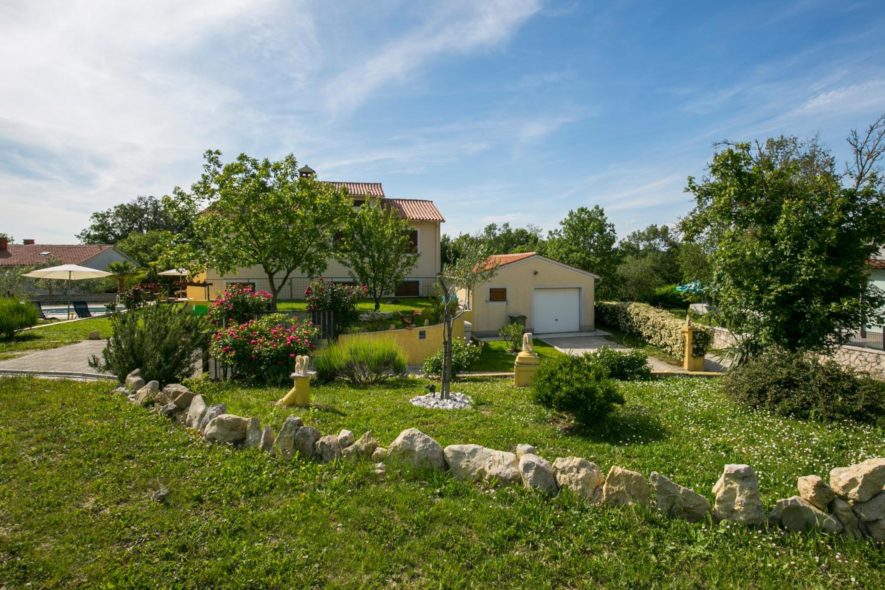 Apartment Bratti view 2