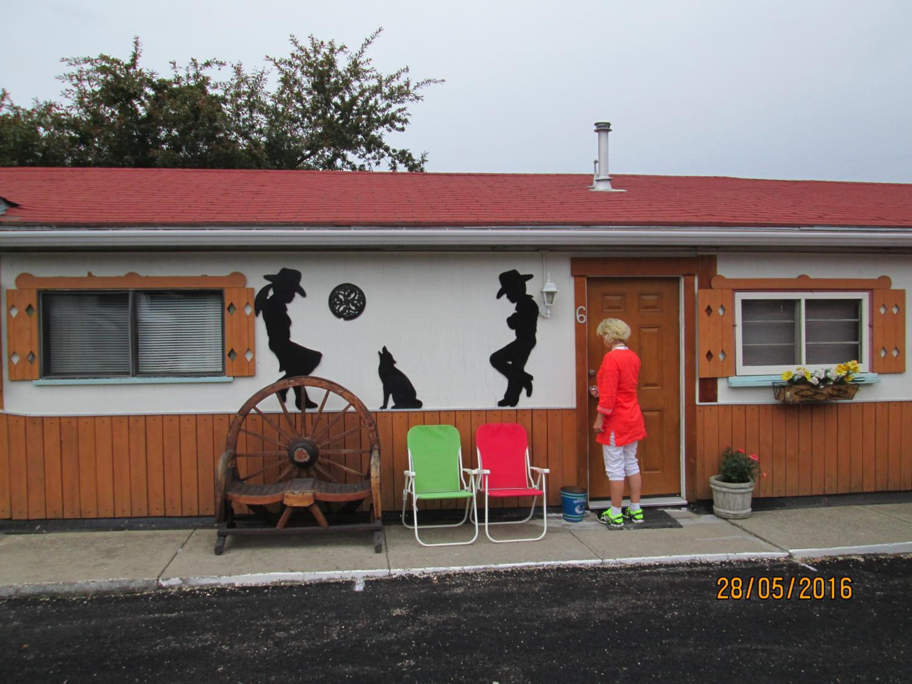 Tel-A-Friend Motel