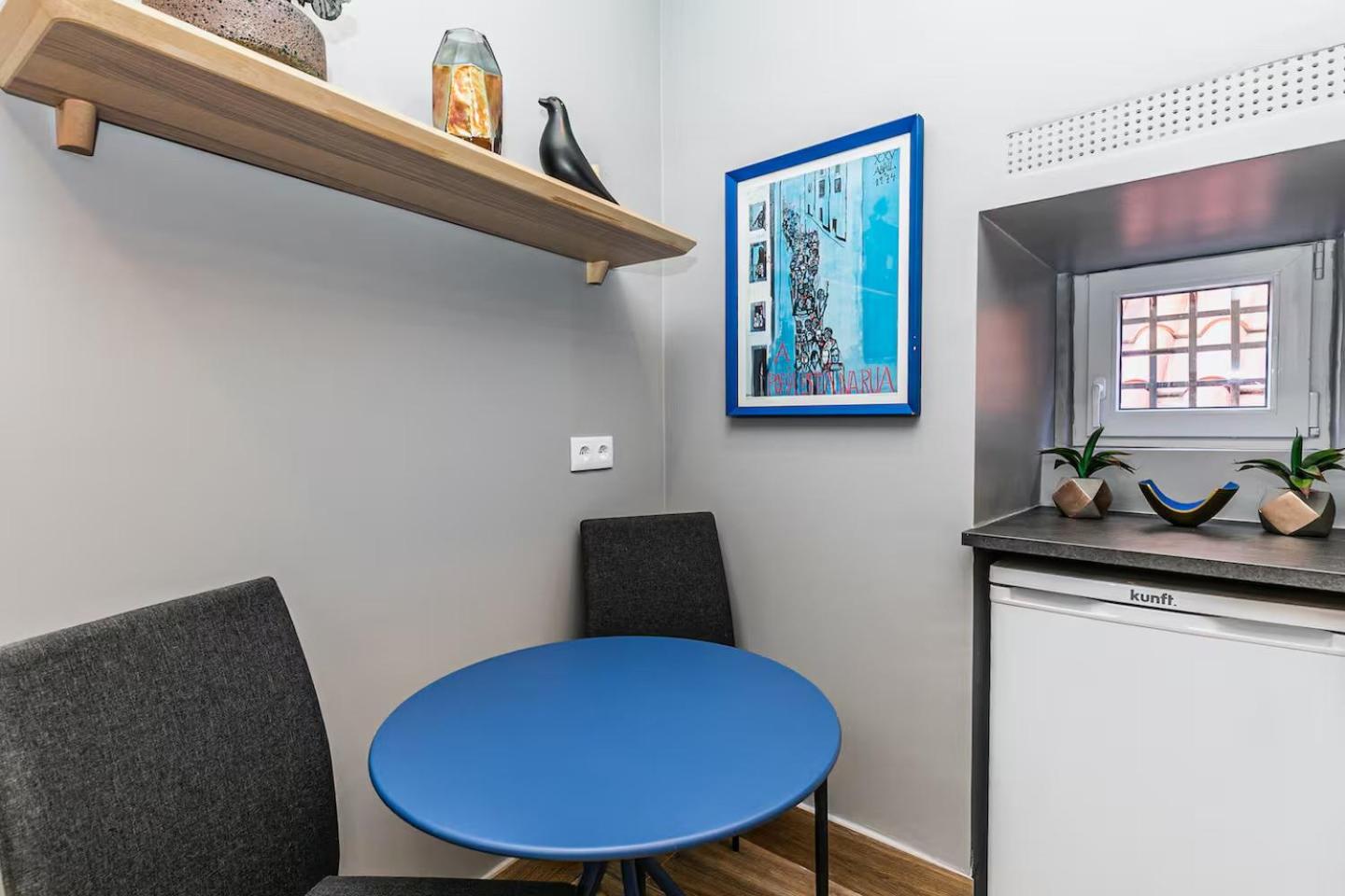 Typical Mouraria Studios by Hosty