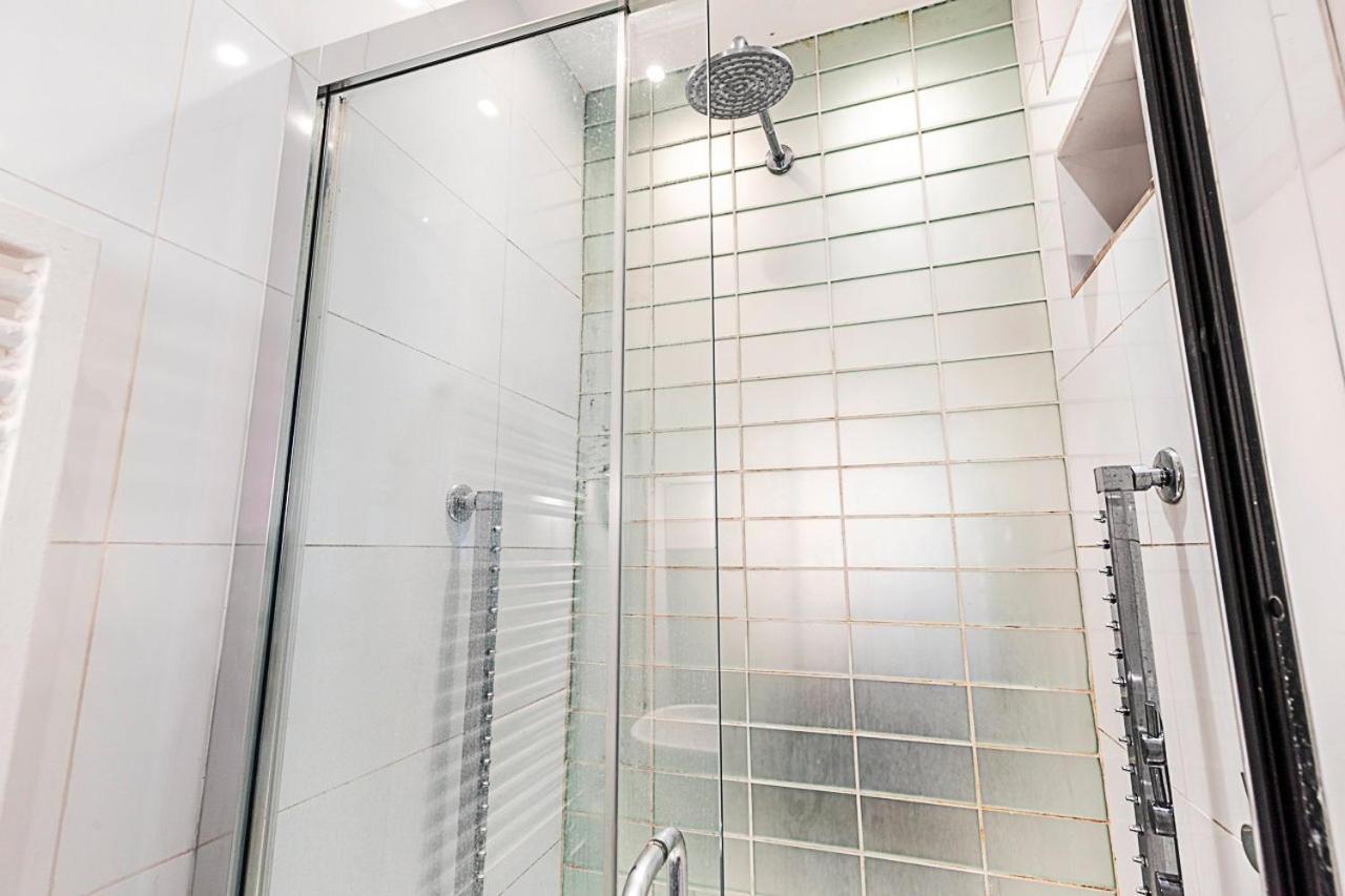 Stylish Mews Home in Kensington