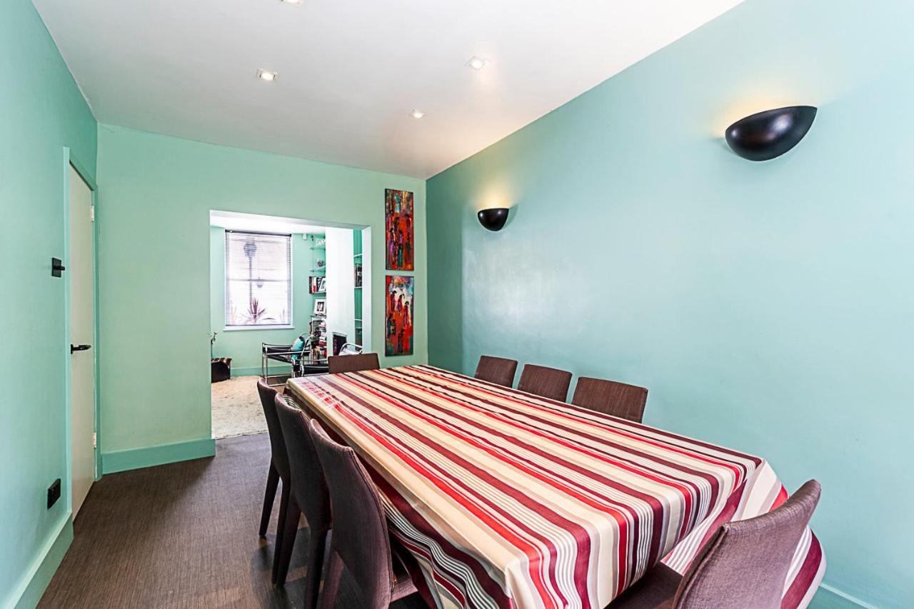 Stylish Mews Home in Kensington