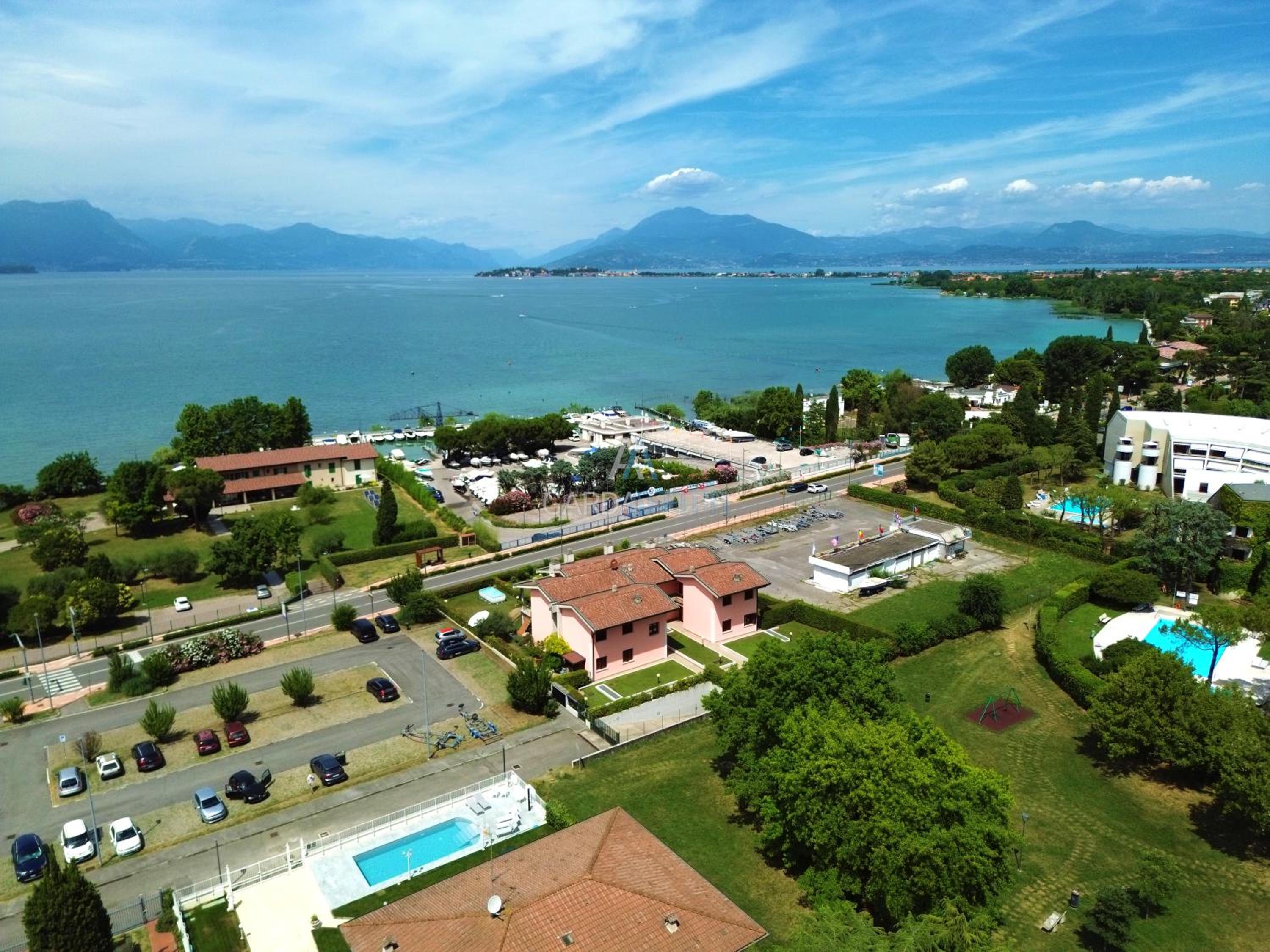 Diamond Lake View - Prestige Villa a 100m dal Lago