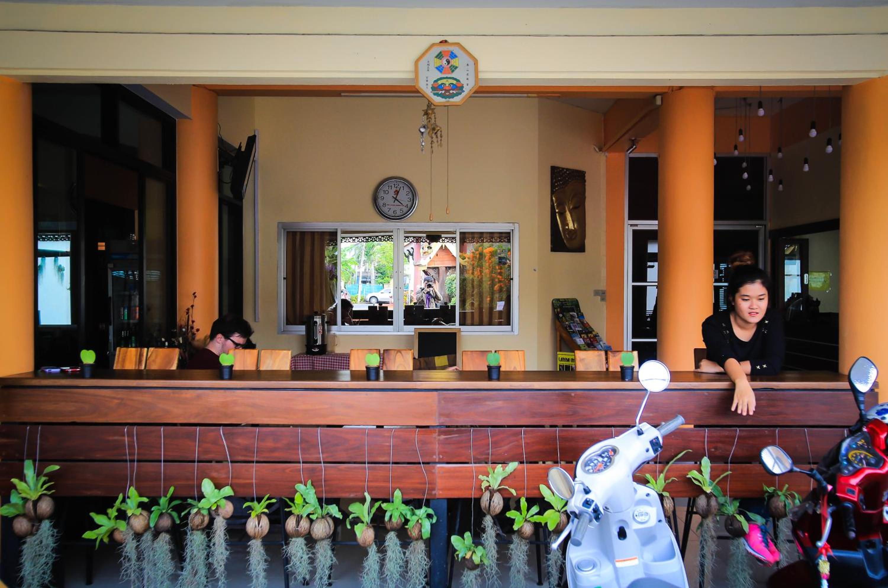 Manee Cool Mueang