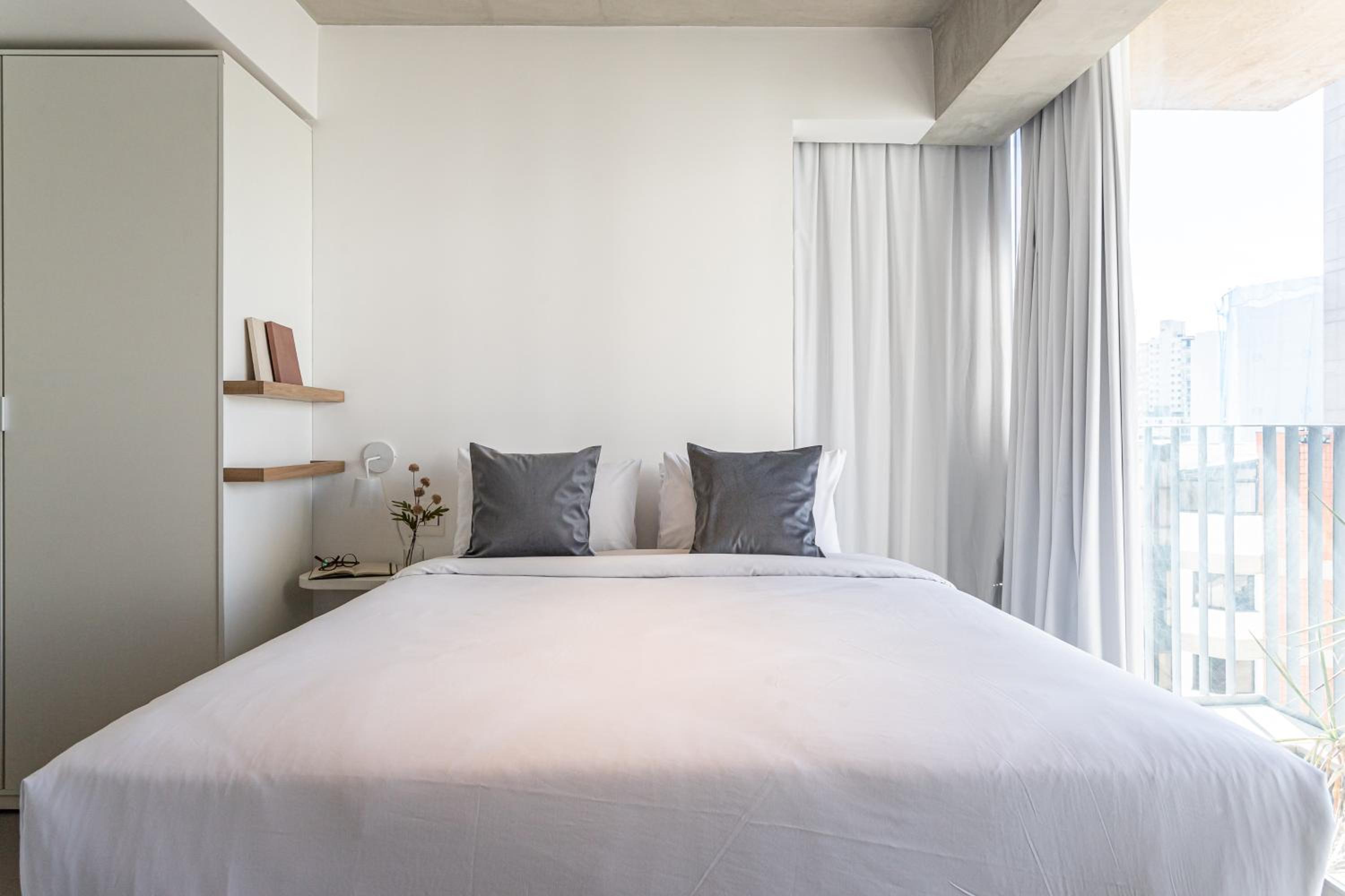 Onze22 by Viva - Estúdios Modernos a 400m do Metrô Vila Madalena com Piscina no Rooftop